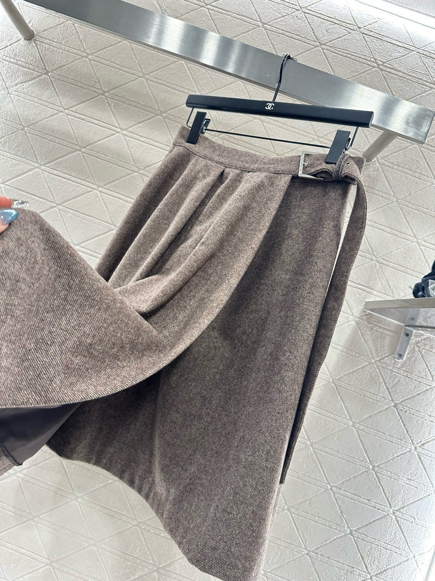 ♥BC*♥2025新品上架撞色袖西装外套半裙套装定制YB进口精仿羊毛材质，质感高级，光泽感明显，翻领西装