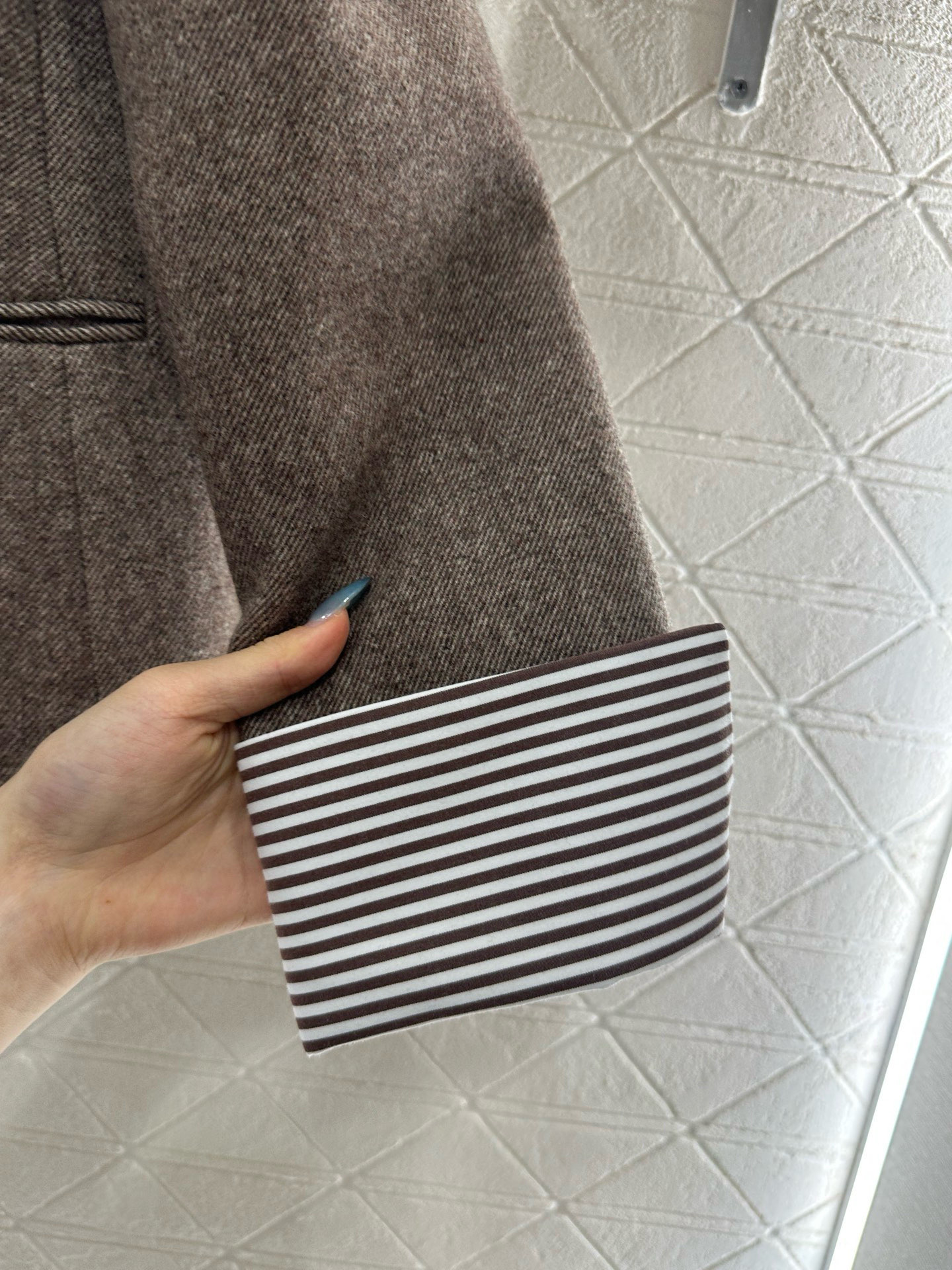 ♥BC*♥2025新品上架撞色袖西装外套半裙套装定制YB进口精仿羊毛材质，质感高级，光泽感明显，翻领西装