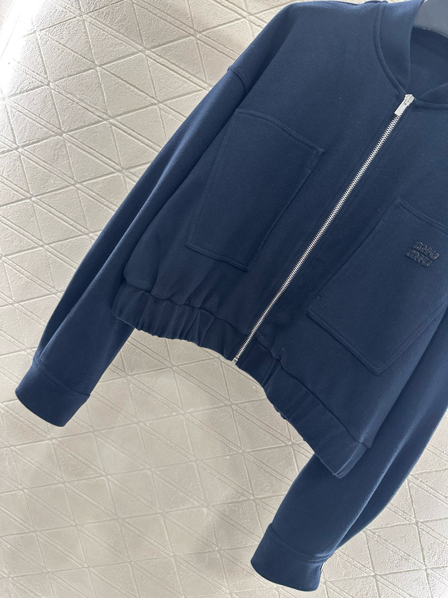 ♥Miumi*♥2025新品上架 螺纹棒球外套长裤套装定制YB进口棉纶材质，质感光泽，垂顺舒适，廓形棒球