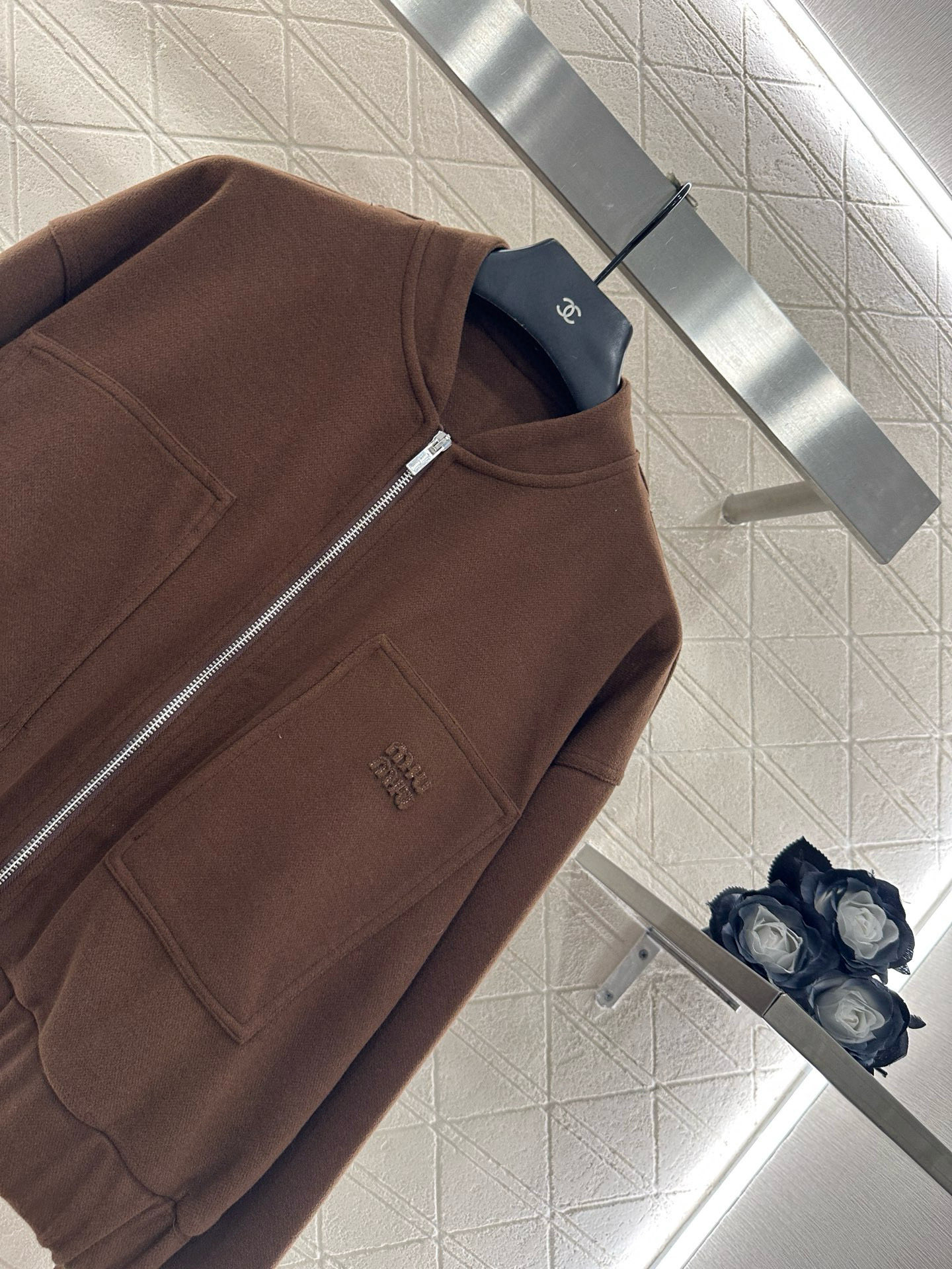 ♥Miumi*♥2025新品上架 螺纹棒球外套长裤套装定制YB进口棉纶材质，质感光泽，垂顺舒适，廓形棒球