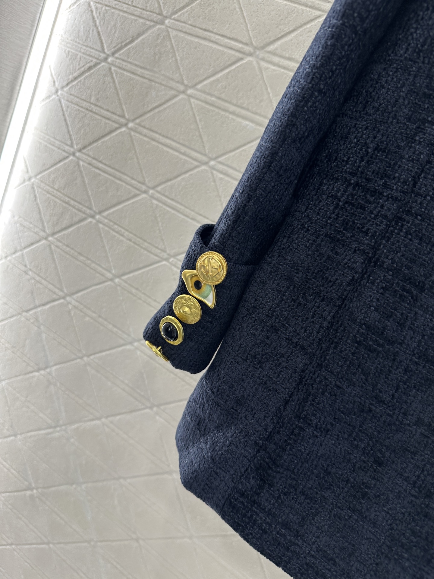 ♥Sch*♥2025新品上架 胸针撞色艺术西装外套定制YB进口材质，质感高级，光泽感明显，翻领西装外套版