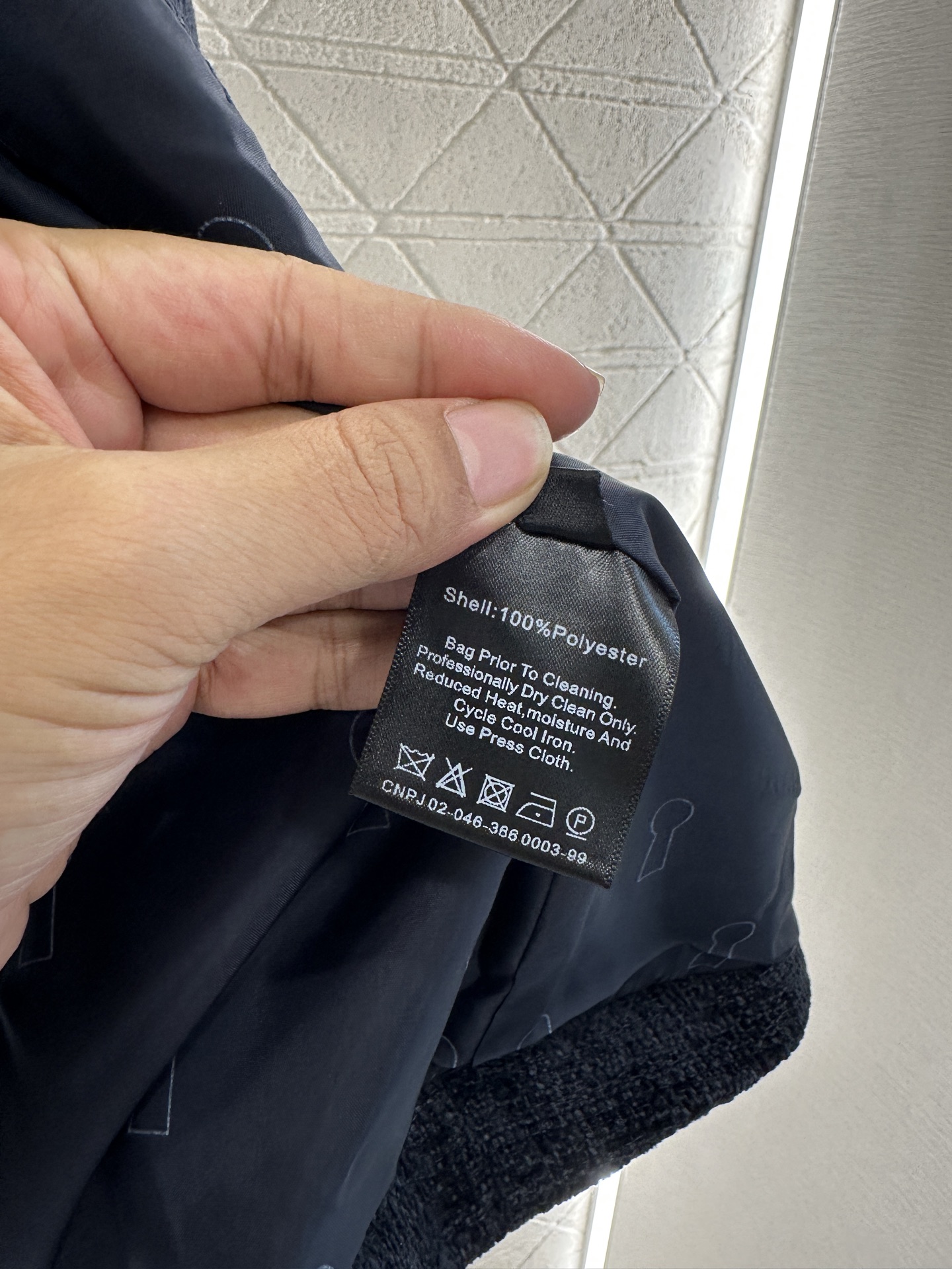 ♥Sch*♥2025新品上架 胸针撞色艺术西装外套定制YB进口材质，质感高级，光泽感明显，翻领西装外套版