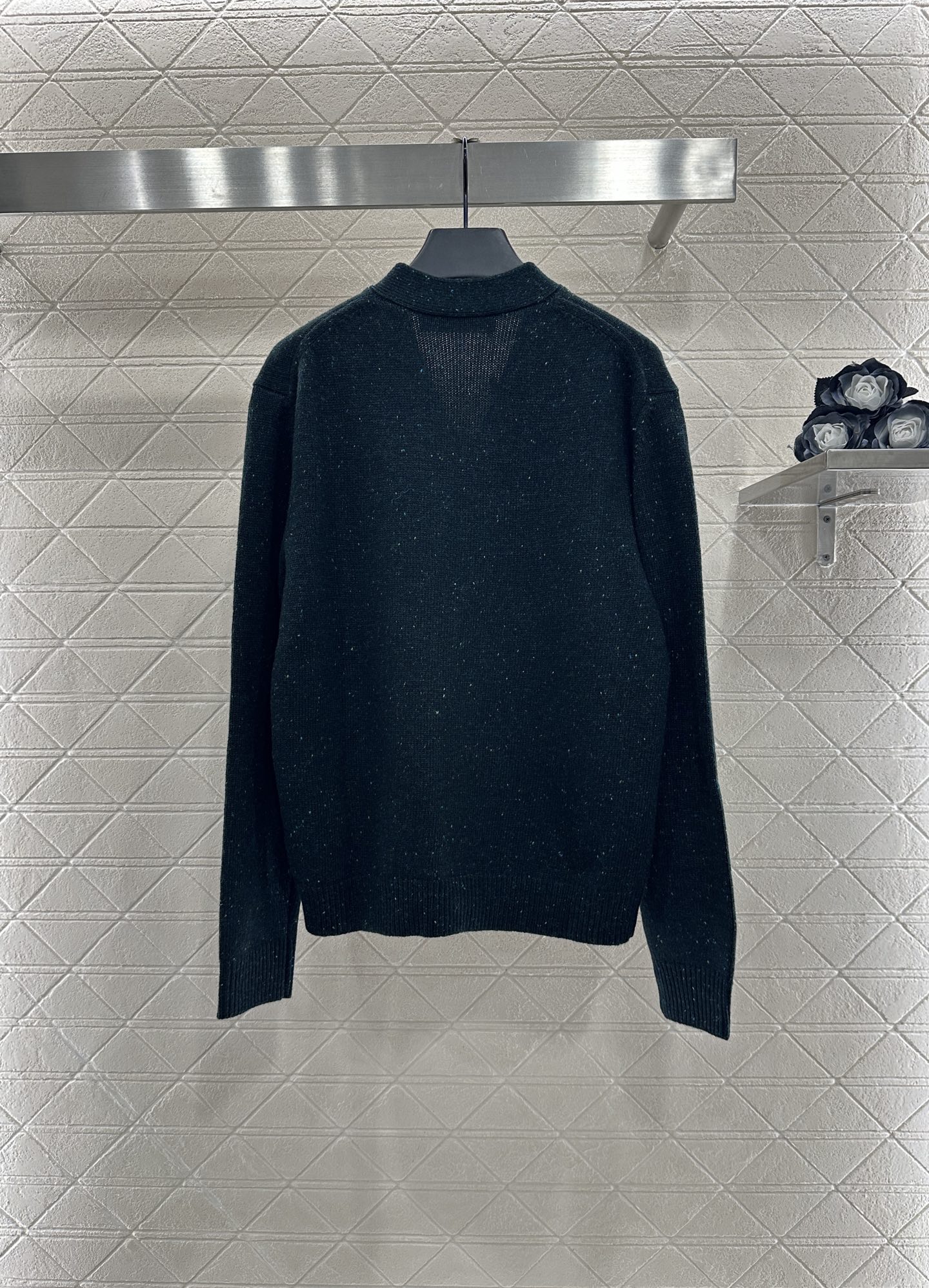 ♥Louis vuitto*♥2025新品上架 彩点字母口袋针织开衫定制YB羊绒纱线织造，质感高级，舒适