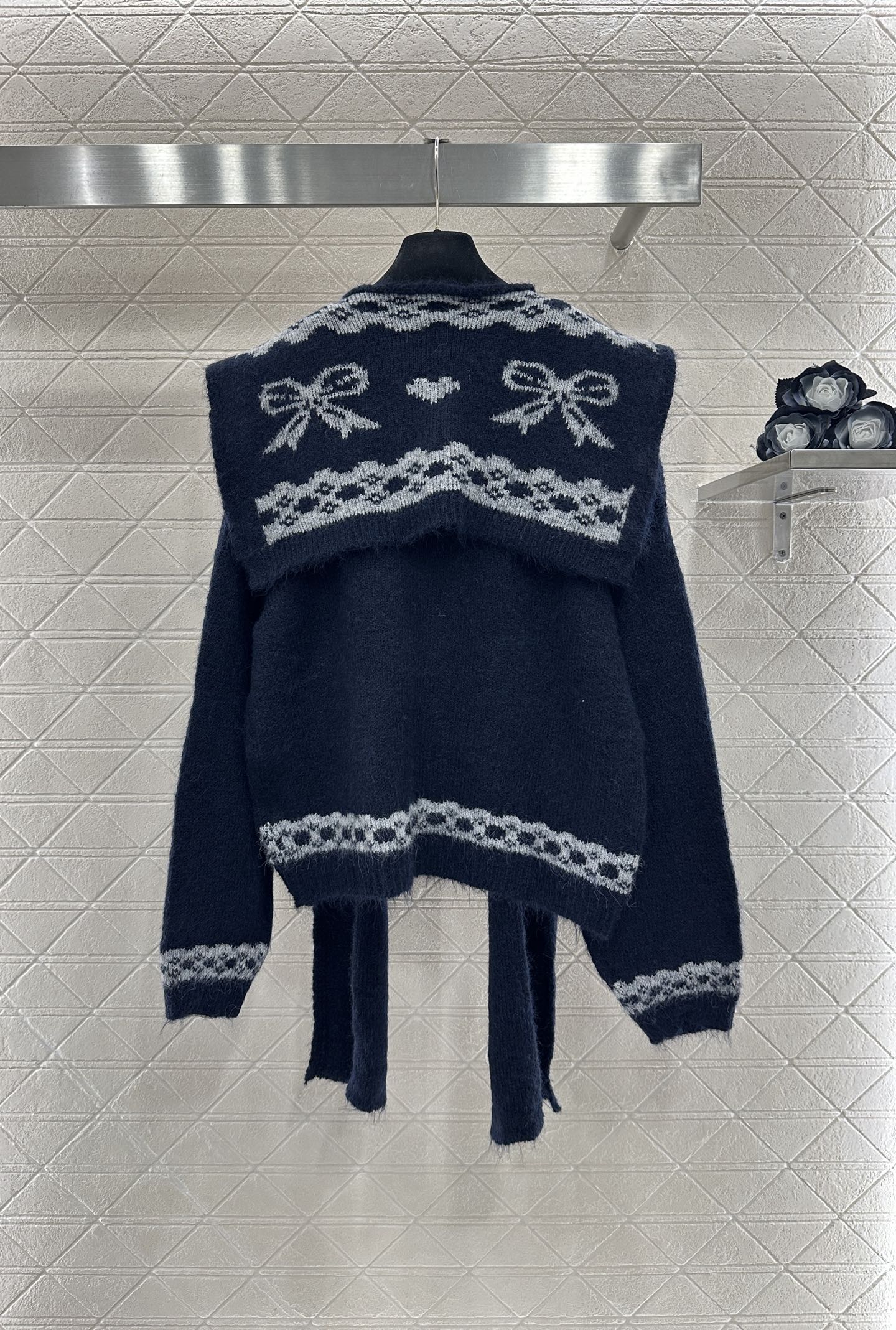 Chanel Wool Knit Sweater Two-Piece Set with Scarf - Elegant and Chic 3 i1760186012570 1390 0 1