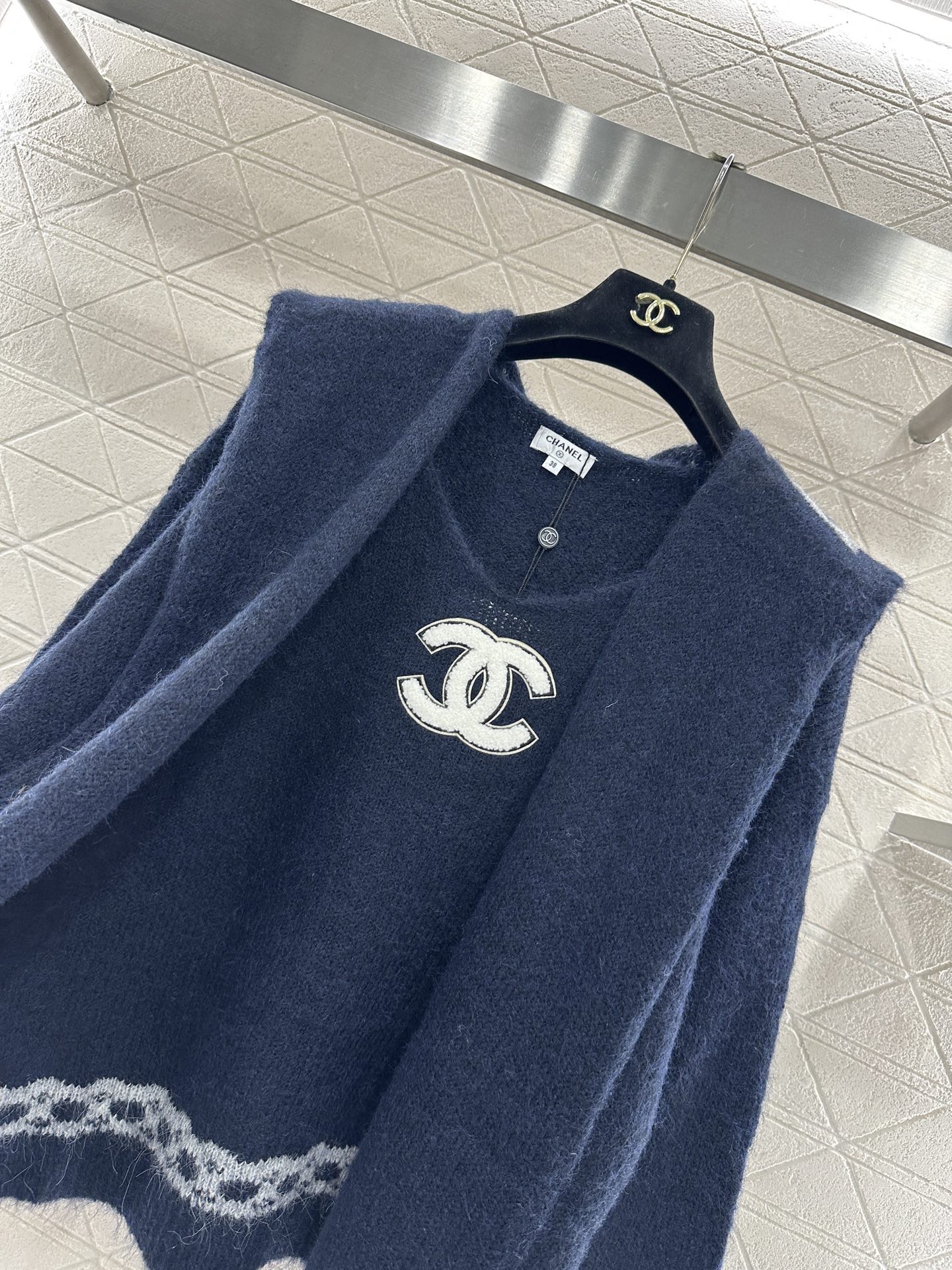 Chanel Wool Knit Sweater Two-Piece Set with Scarf - Elegant and Chic 7 i1760186012830 5129 0 5