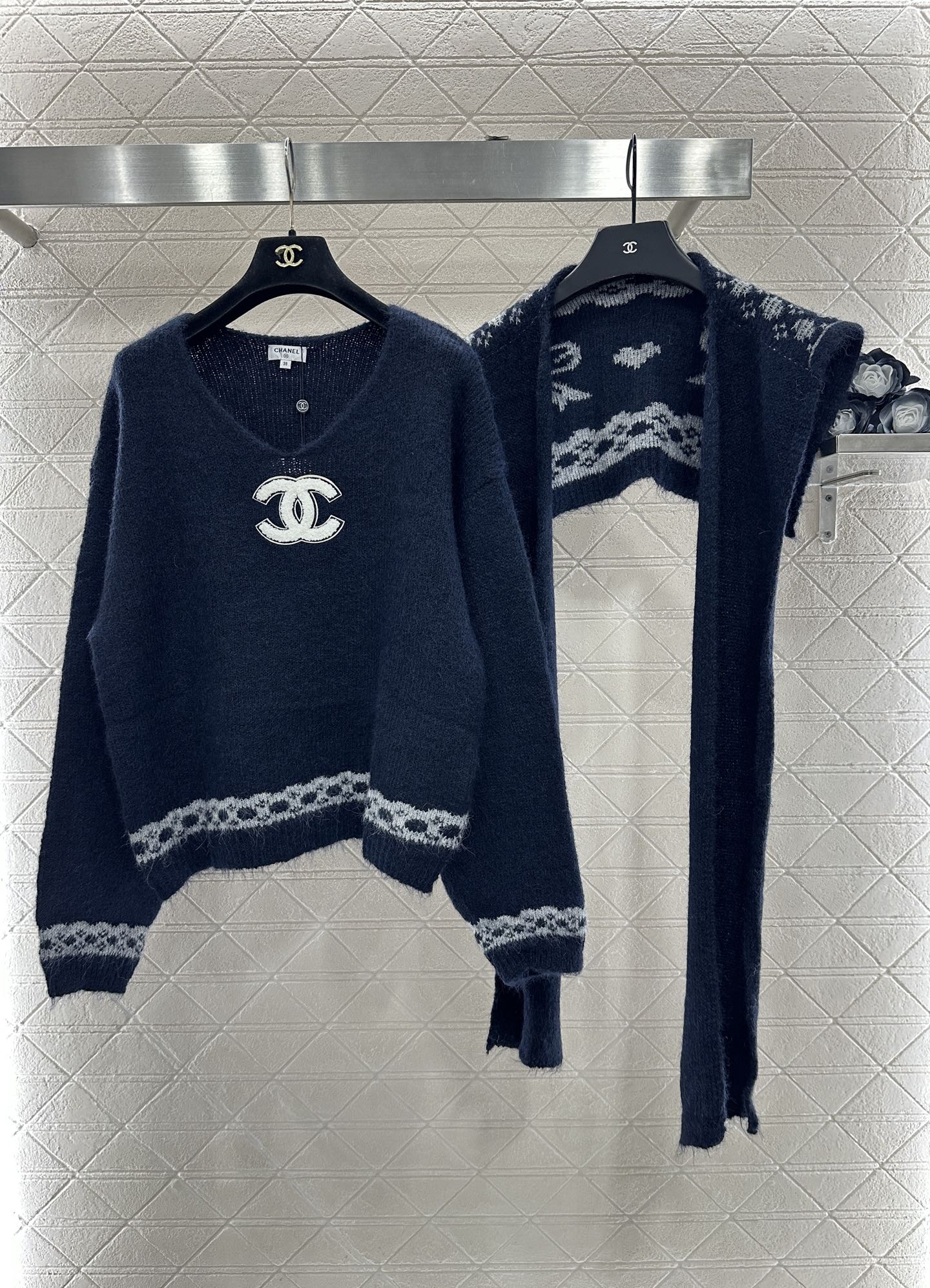 Chanel Wool Knit Sweater Two-Piece Set with Scarf - Elegant and Chic 4 i1760186013635 7559 0 2