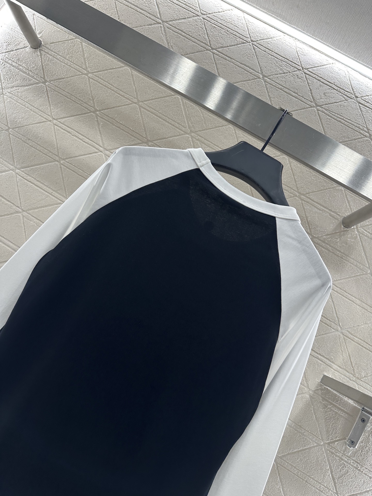 CHANEL Women's Round Neck Raglan Long Sleeve T-Shirt Heart Embellished 5 i1760186154466 5146 0 3