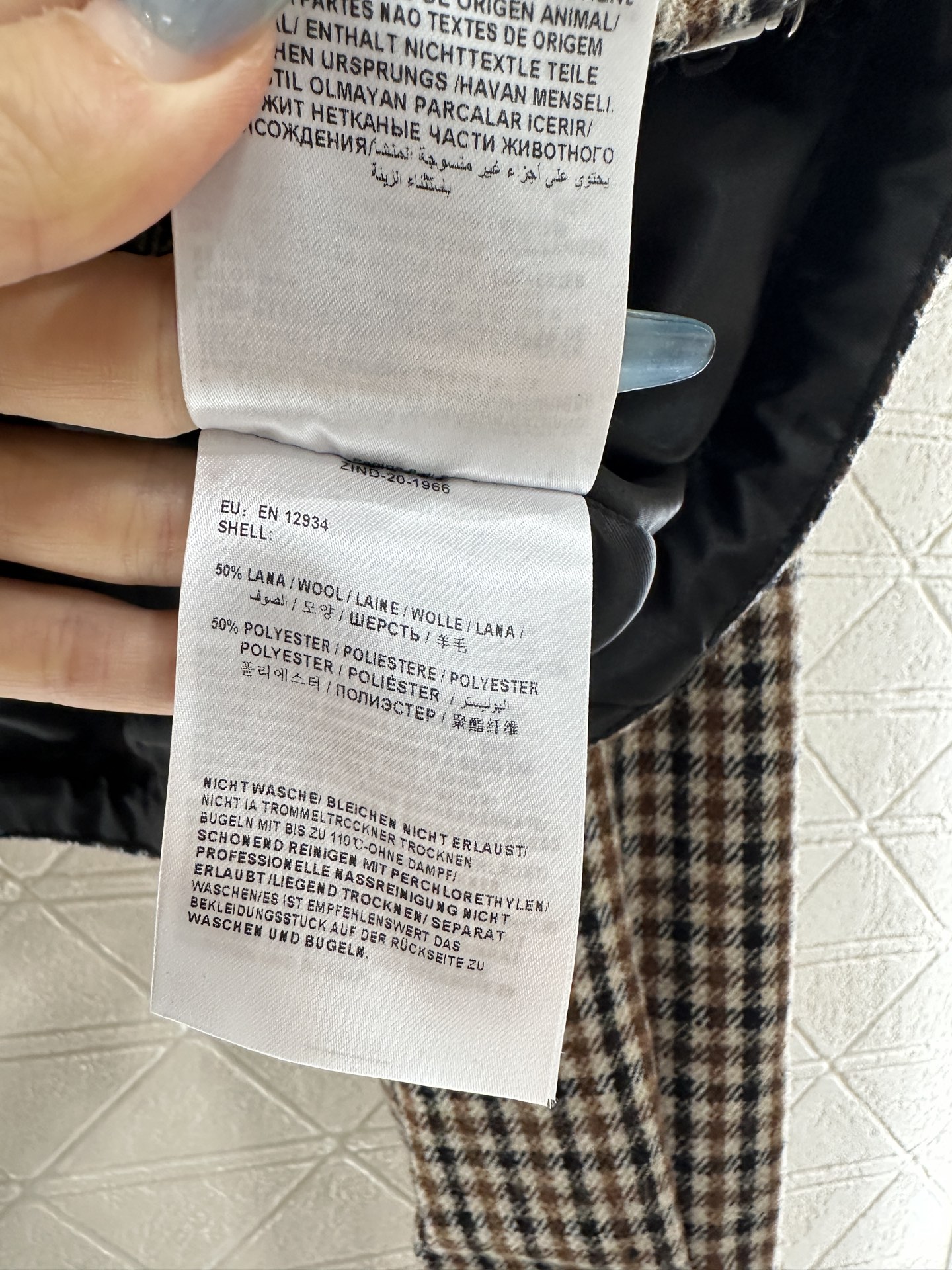 ♥Moncle*♥2025新品上架 格纹翻领衬衣定制YB进口羊毛呢材质，质感光泽，垂顺有型，翻领衬衣版型