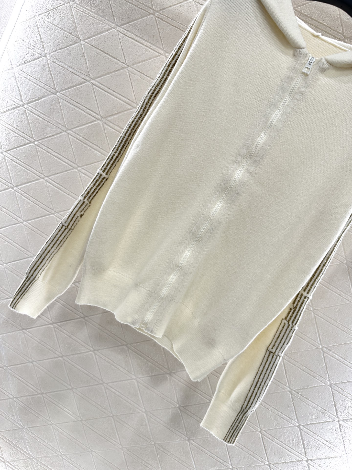 ♥Dio*♥2025新品上架 织带连帽外套长裤套装定制YB羊绒纱线织造，柔软亲肤，质感十足，连帽长袖拉链