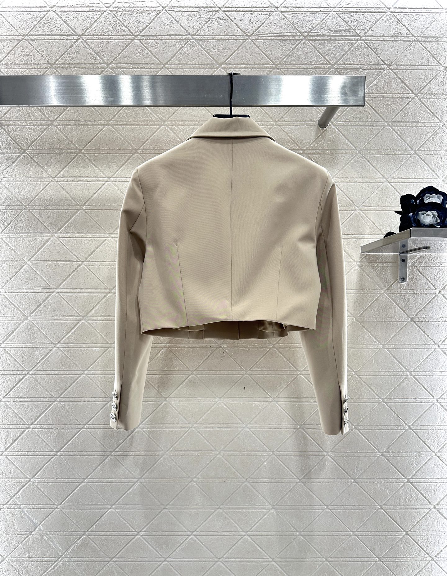 ♥Prad*♥2025新品上架 翻领西装百褶半裙套装定制YB进口西装材质，质感上乘，裁剪垂顺流畅，枪驳式