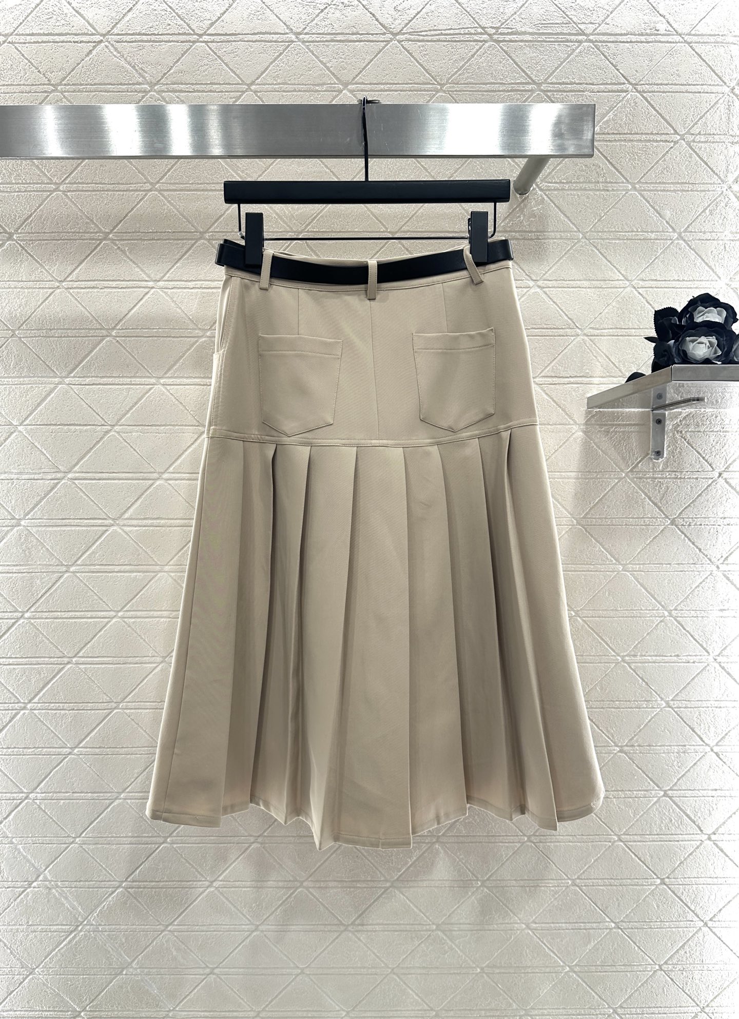 ♥Prad*♥2025新品上架 翻领西装百褶半裙套装定制YB进口西装材质，质感上乘，裁剪垂顺流畅，枪驳式