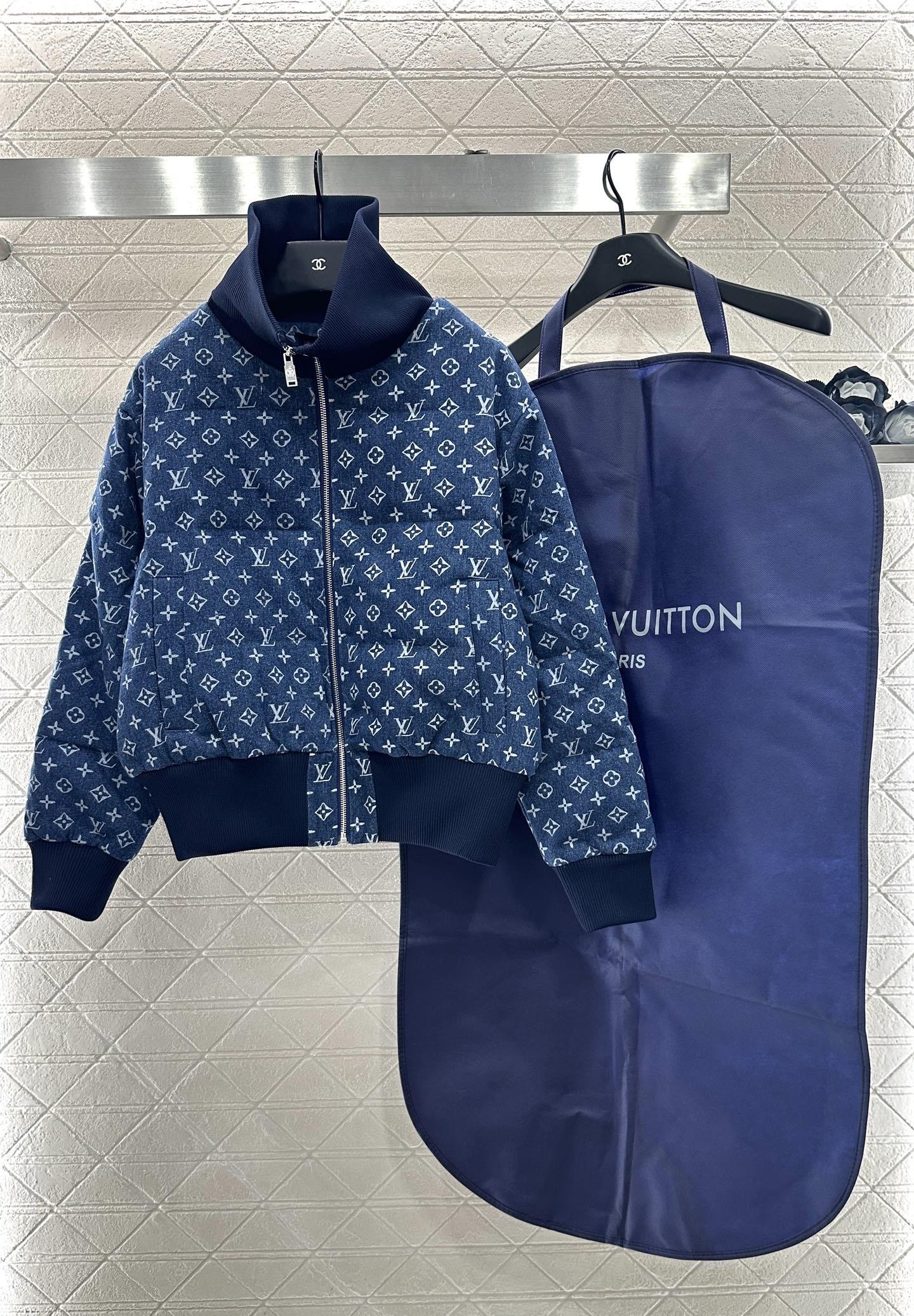 ♥Louis vuitto*♥2025新品上架 立领纽扣牛仔羽绒外套定制YB牛仔提花材质,白鹅绒填充内里
