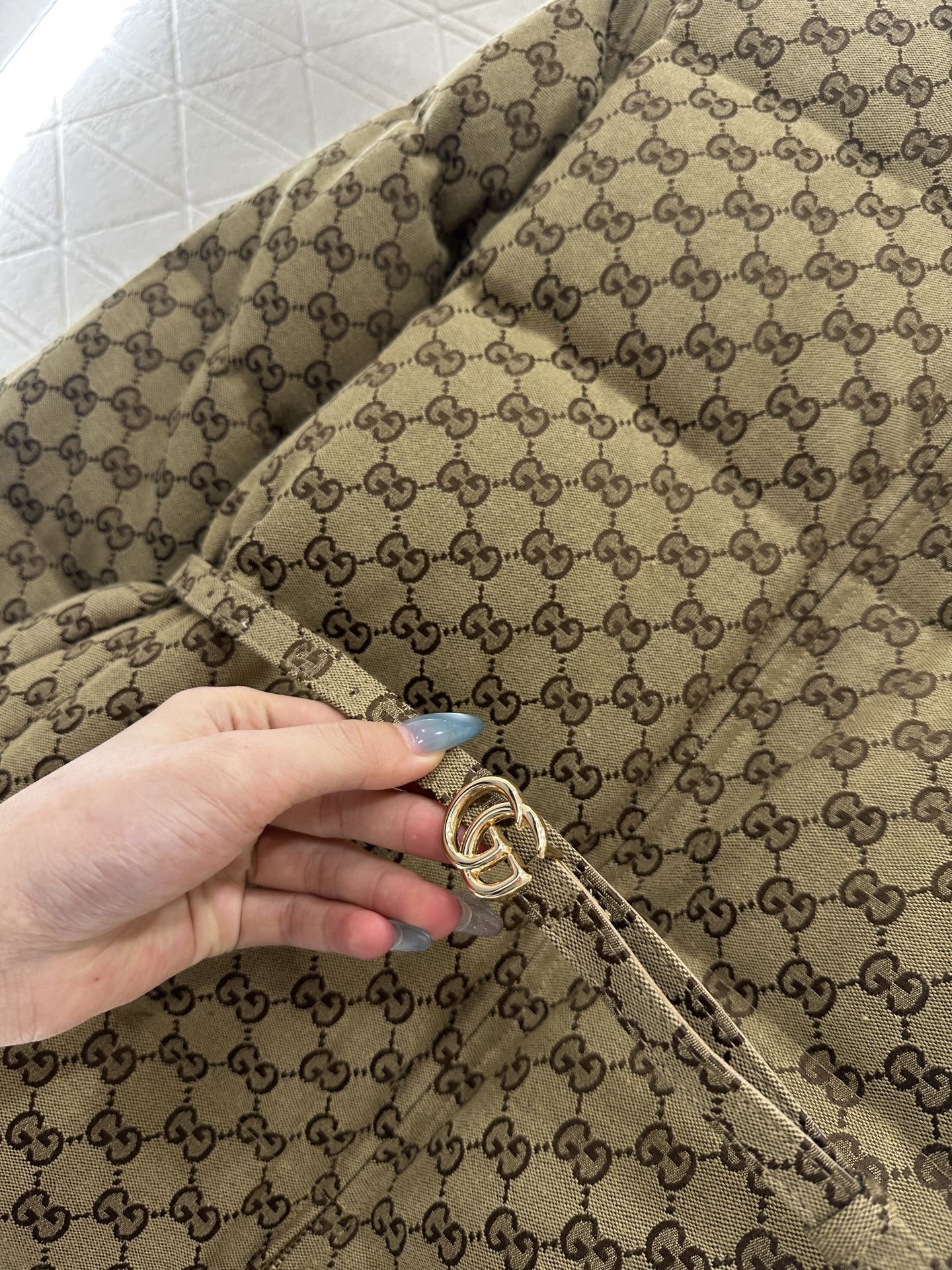 ♥Gucc*♥2025新品上架 提花腰带羽绒服定制YB进口提花材质,羽绒填充内里,整件轻盈保暖,立领翻领