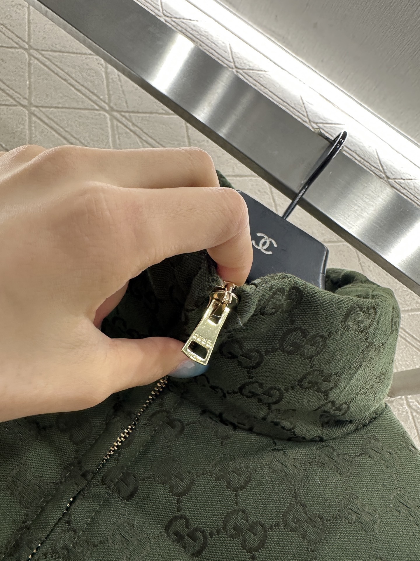 ♥Gucc*♥2025新品上架 提花腰带羽绒服定制YB进口提花材质,羽绒填充内里,整件轻盈保暖,立领翻领