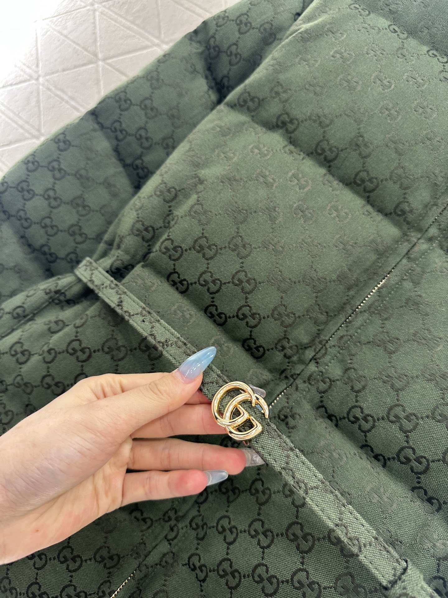♥Gucc*♥2025新品上架 提花腰带羽绒服定制YB进口提花材质,羽绒填充内里,整件轻盈保暖,立领翻领