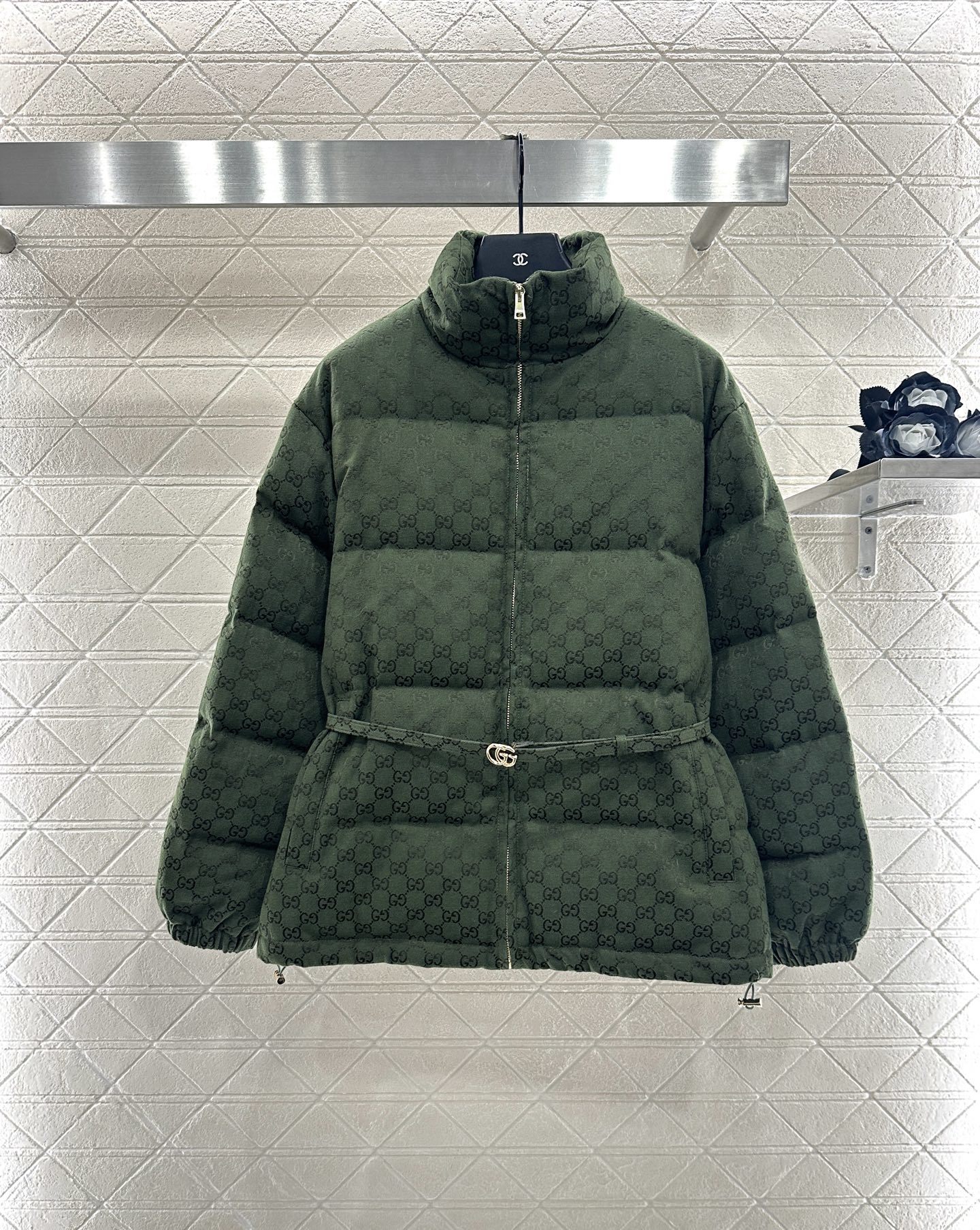 ♥Gucc*♥2025新品上架 提花腰带羽绒服定制YB进口提花材质,羽绒填充内里,整件轻盈保暖,立领翻领