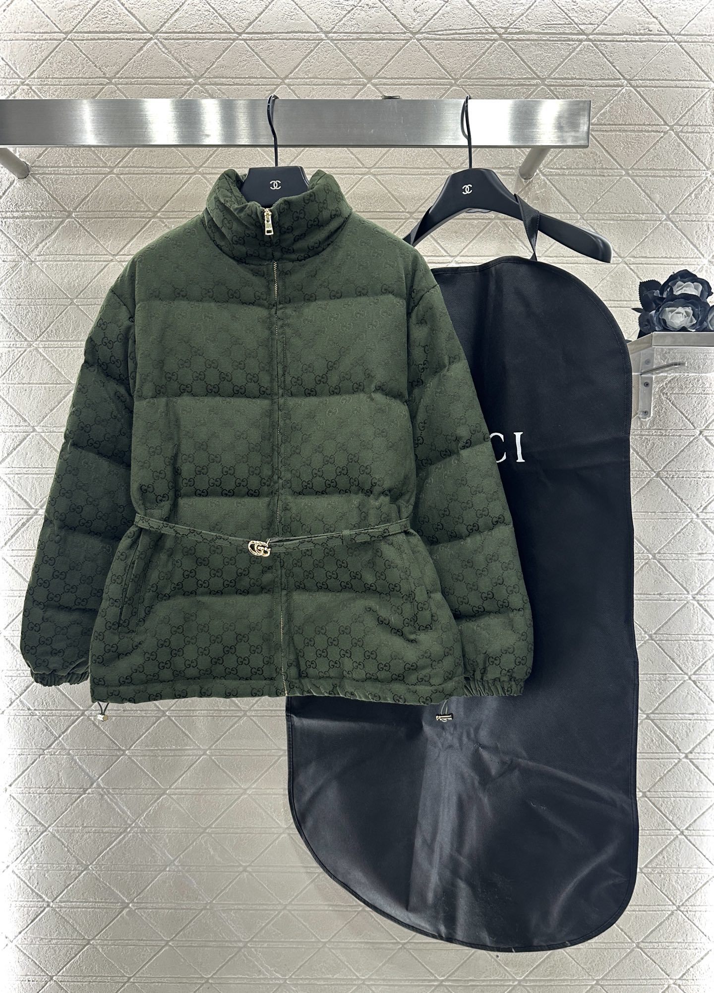 ♥Gucc*♥2025新品上架 提花腰带羽绒服定制YB进口提花材质,羽绒填充内里,整件轻盈保暖,立领翻领