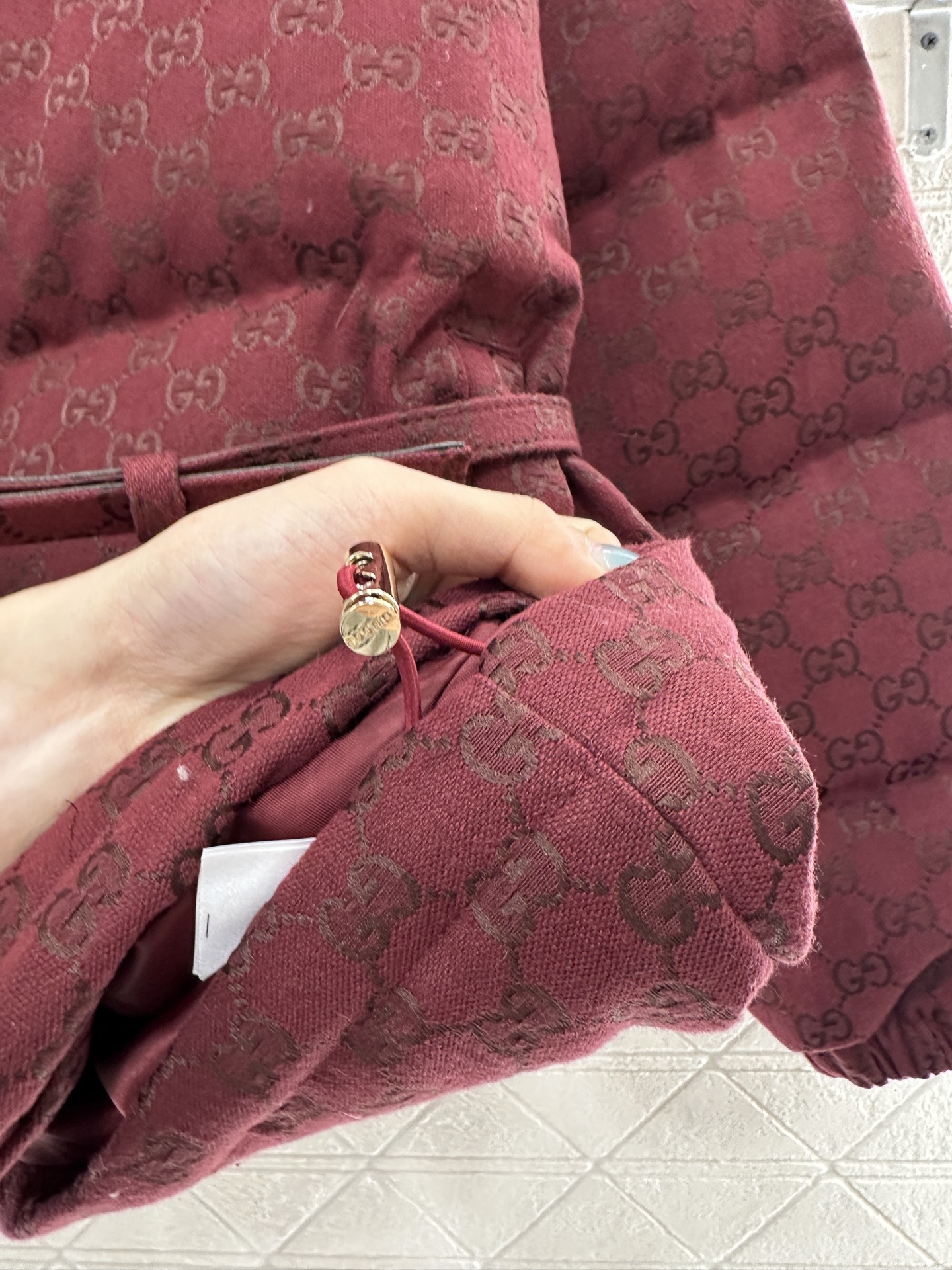 ♥Gucc*♥2025新品上架 提花腰带羽绒服定制YB进口提花材质,羽绒填充内里,整件轻盈保暖,立领翻领