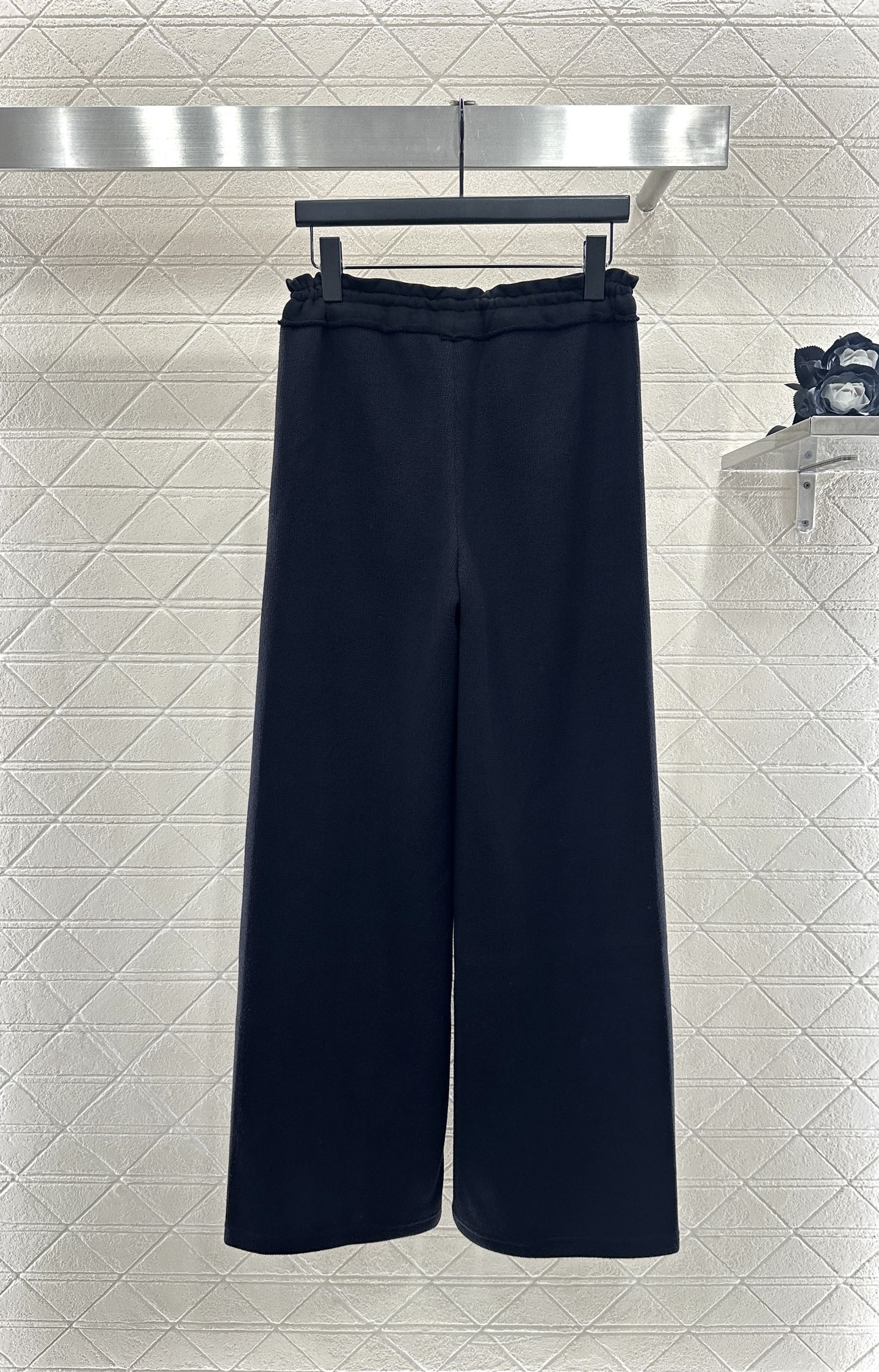 Miu Miu Wool Blend Wide-Leg Pants with Drawstring - Stylish & Comfortable 3 i1760277745557 4338 0 1