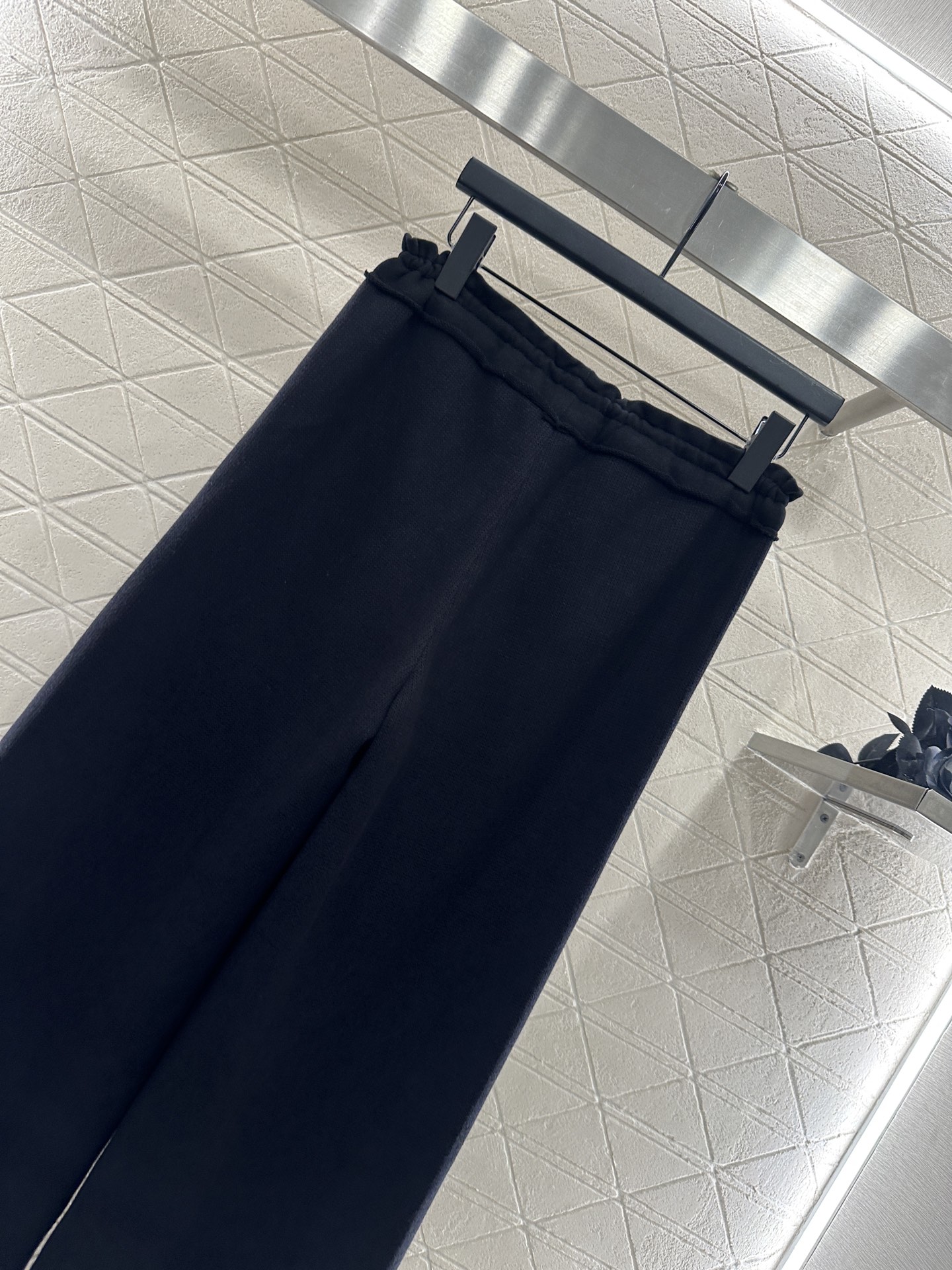Miu Miu Wool Blend Wide-Leg Pants with Drawstring - Stylish & Comfortable 5 i1760277747866 3481 0 7