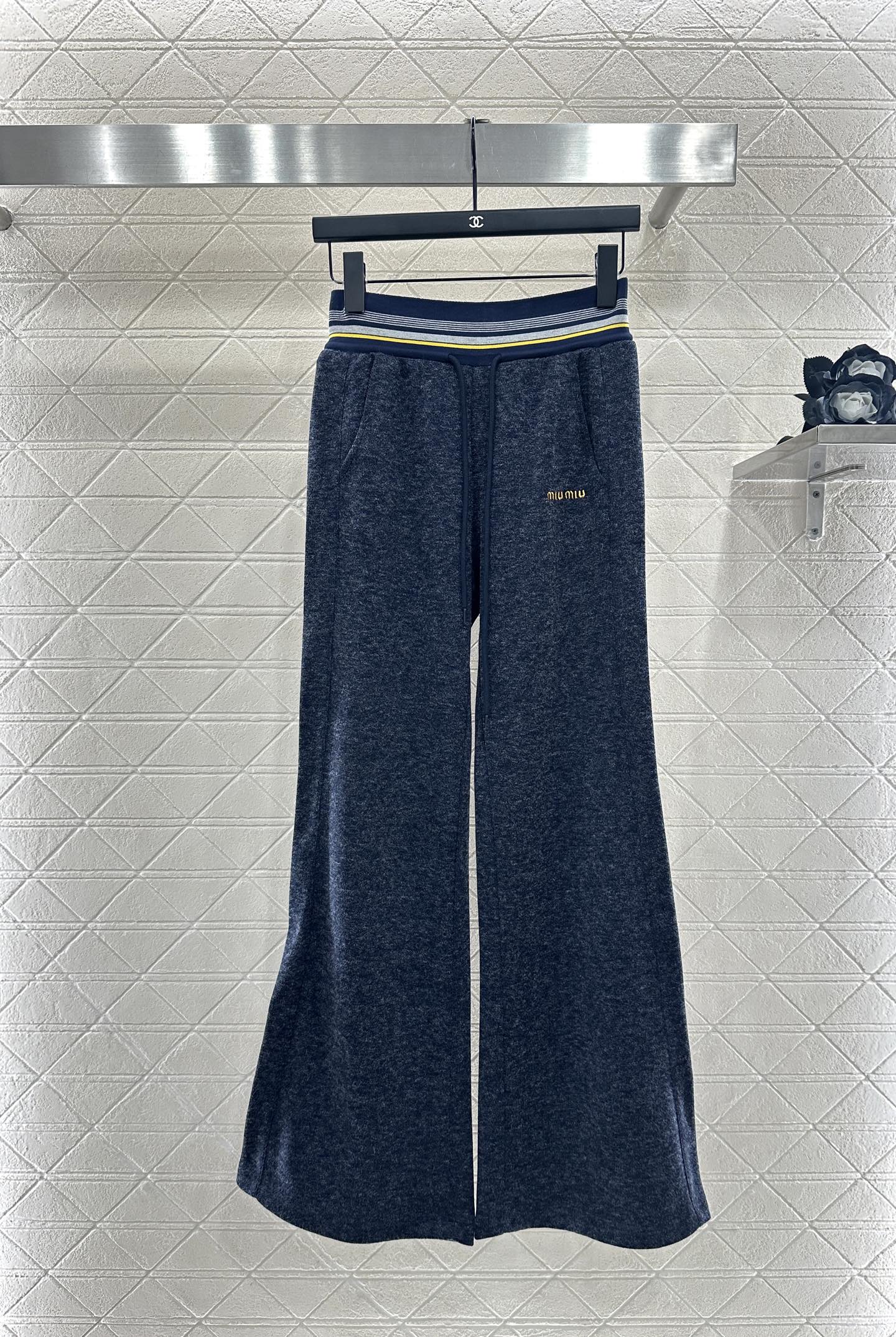 ♥Miumi*♥2025新品上架 织带拼接连帽外套长裤套装定制YB进口人棉材质，质感光泽，品相高级，短款