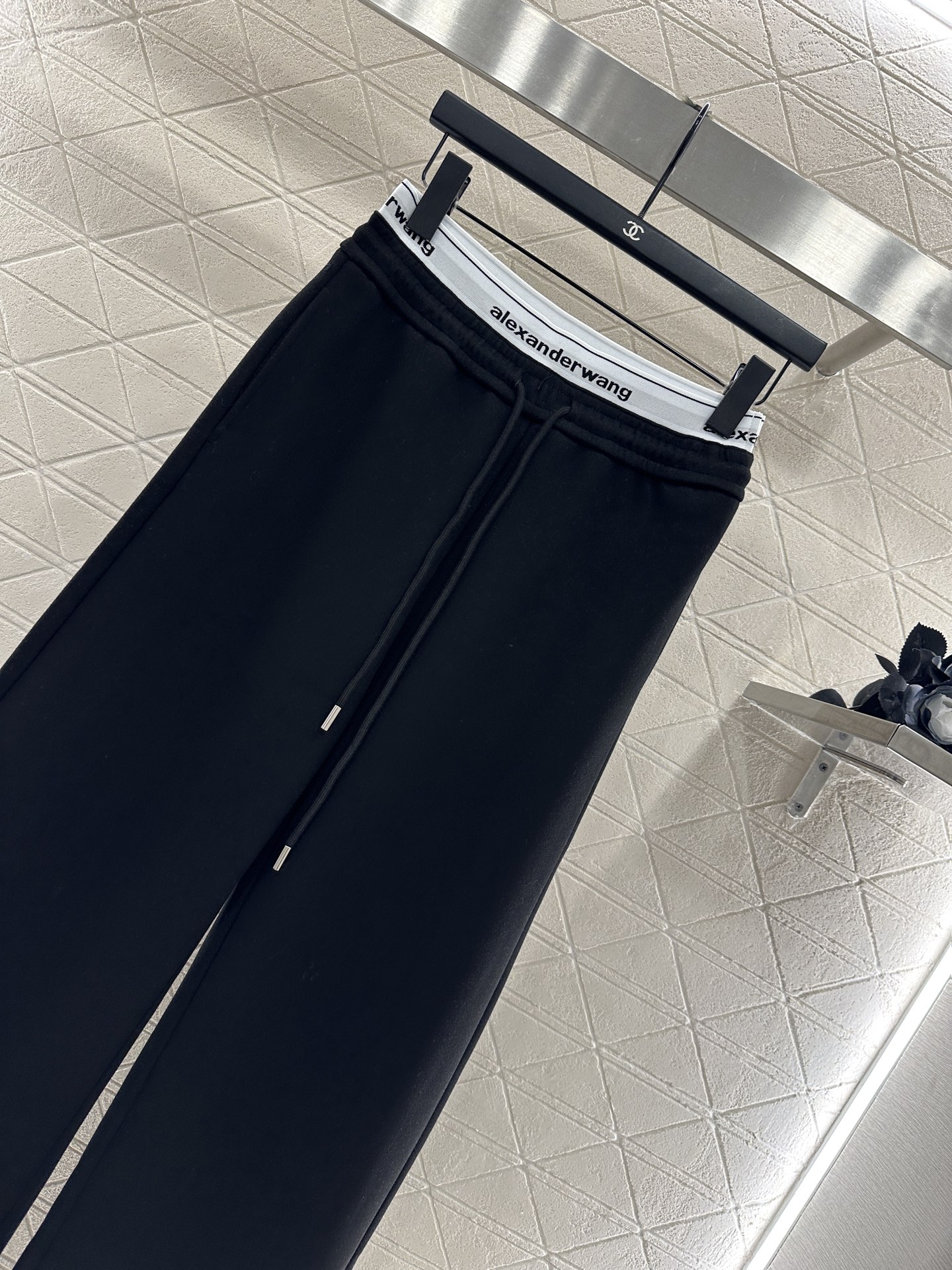 ♥Alexander wan*♥2025新品上架 高腰抽绳阔腿弯刀长裤定制YB进口斜纹全棉材质，面料柔软