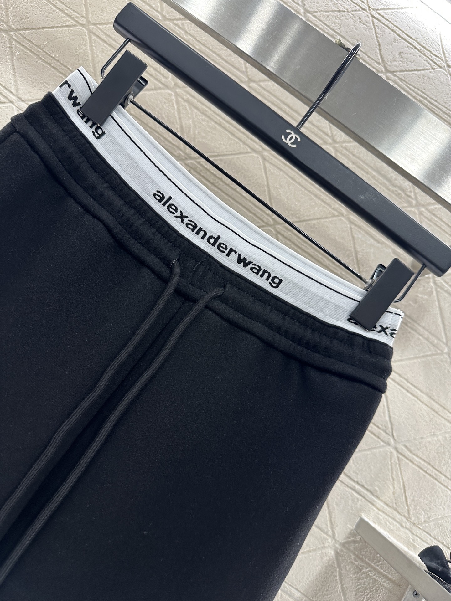 ♥Alexander wan*♥2025新品上架 高腰抽绳阔腿弯刀长裤定制YB进口斜纹全棉材质，面料柔软