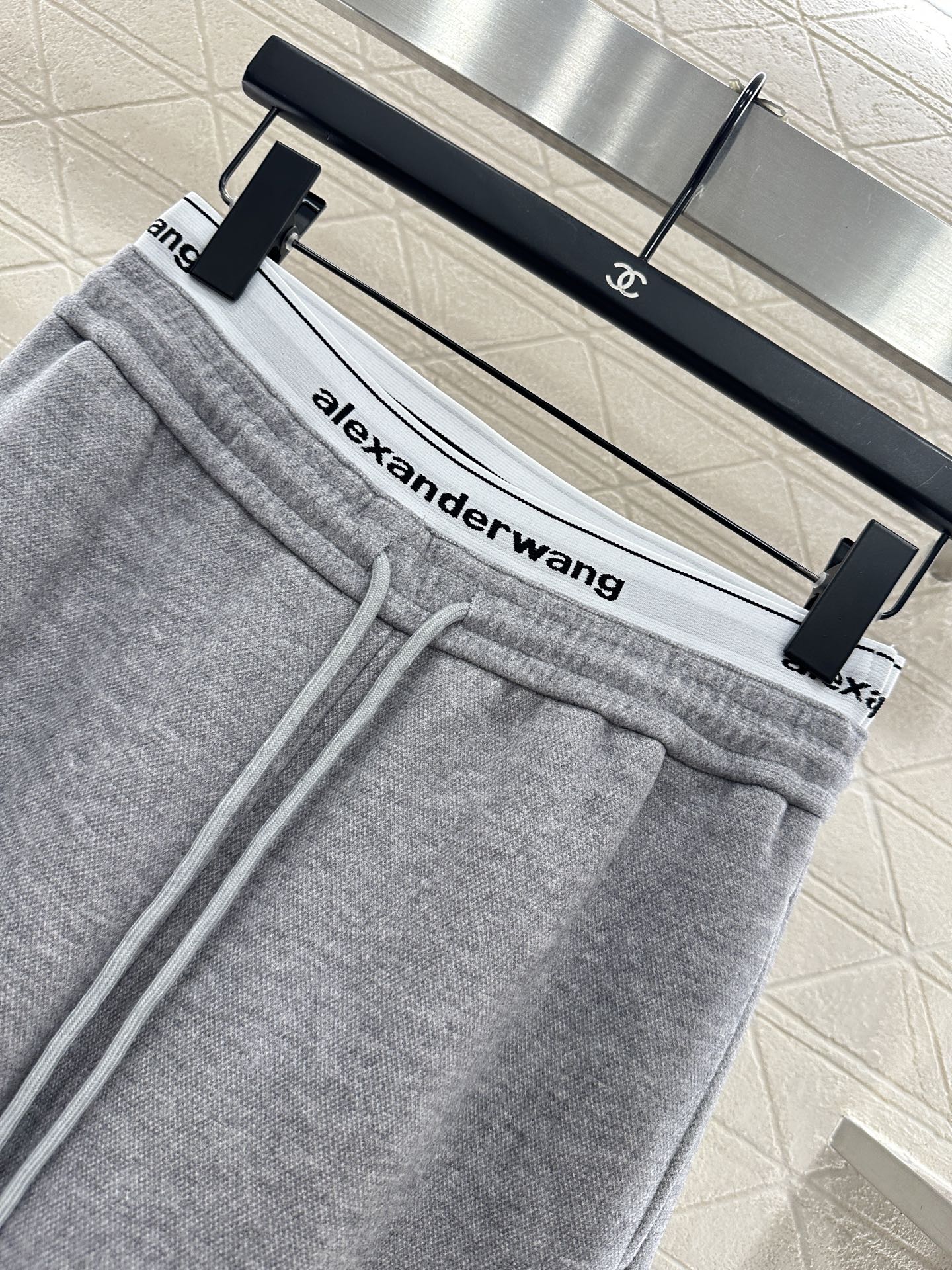 ♥Alexander wan*♥2025新品上架 高腰抽绳阔腿弯刀长裤定制YB进口斜纹全棉材质，面料柔软