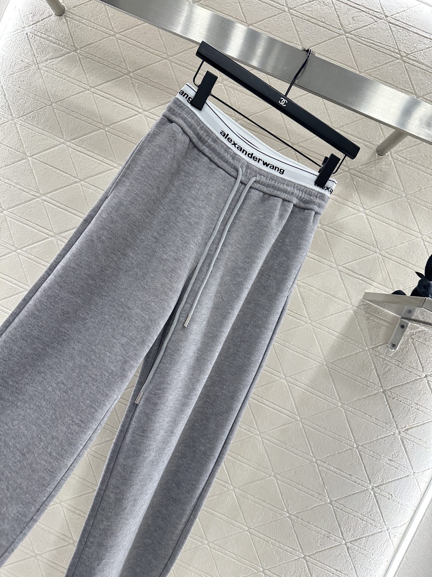 ♥Alexander wan*♥2025新品上架 高腰抽绳阔腿弯刀长裤定制YB进口斜纹全棉材质，面料柔软