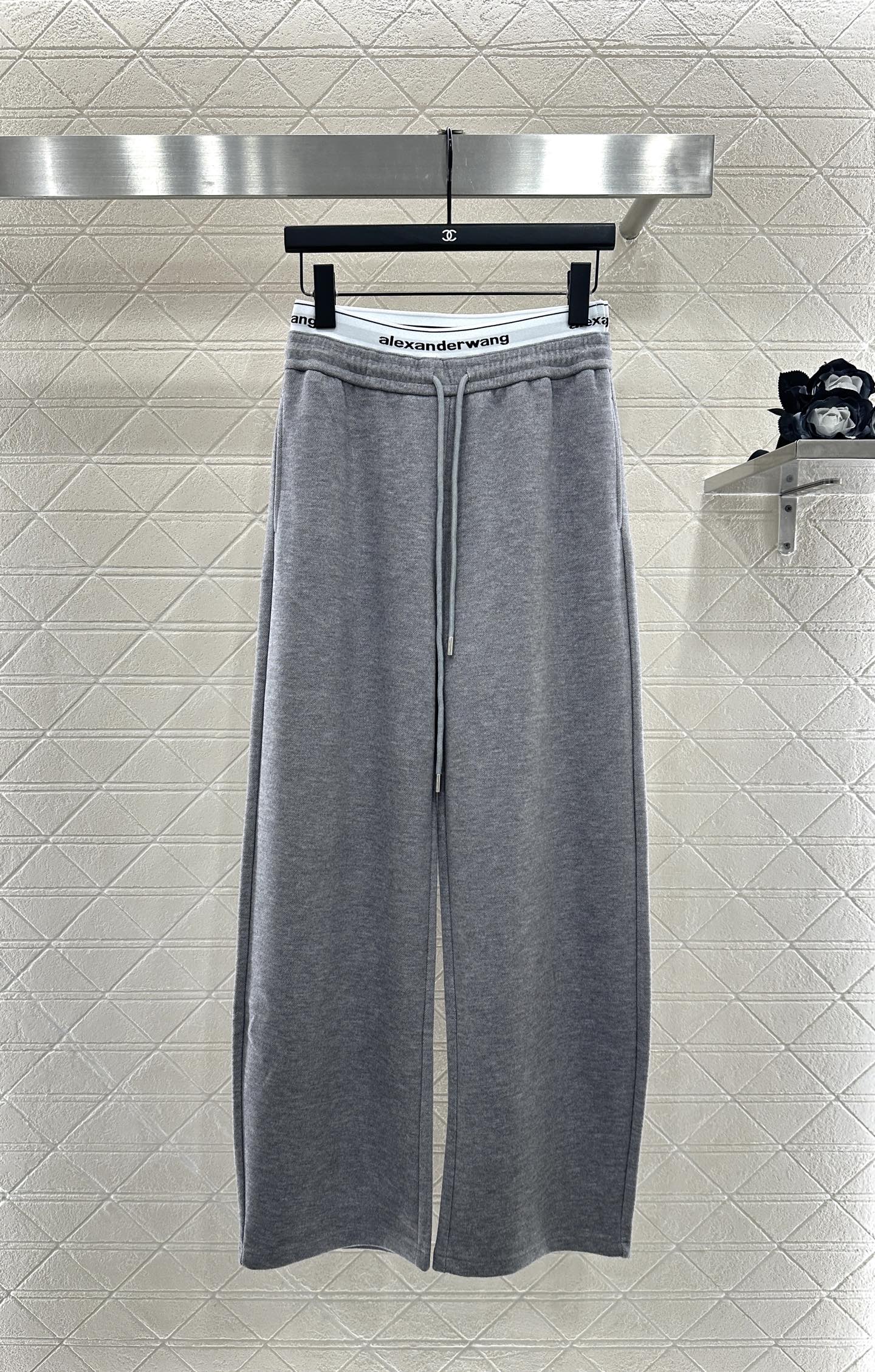 ♥Alexander wan*♥2025新品上架 高腰抽绳阔腿弯刀长裤定制YB进口斜纹全棉材质，面料柔软