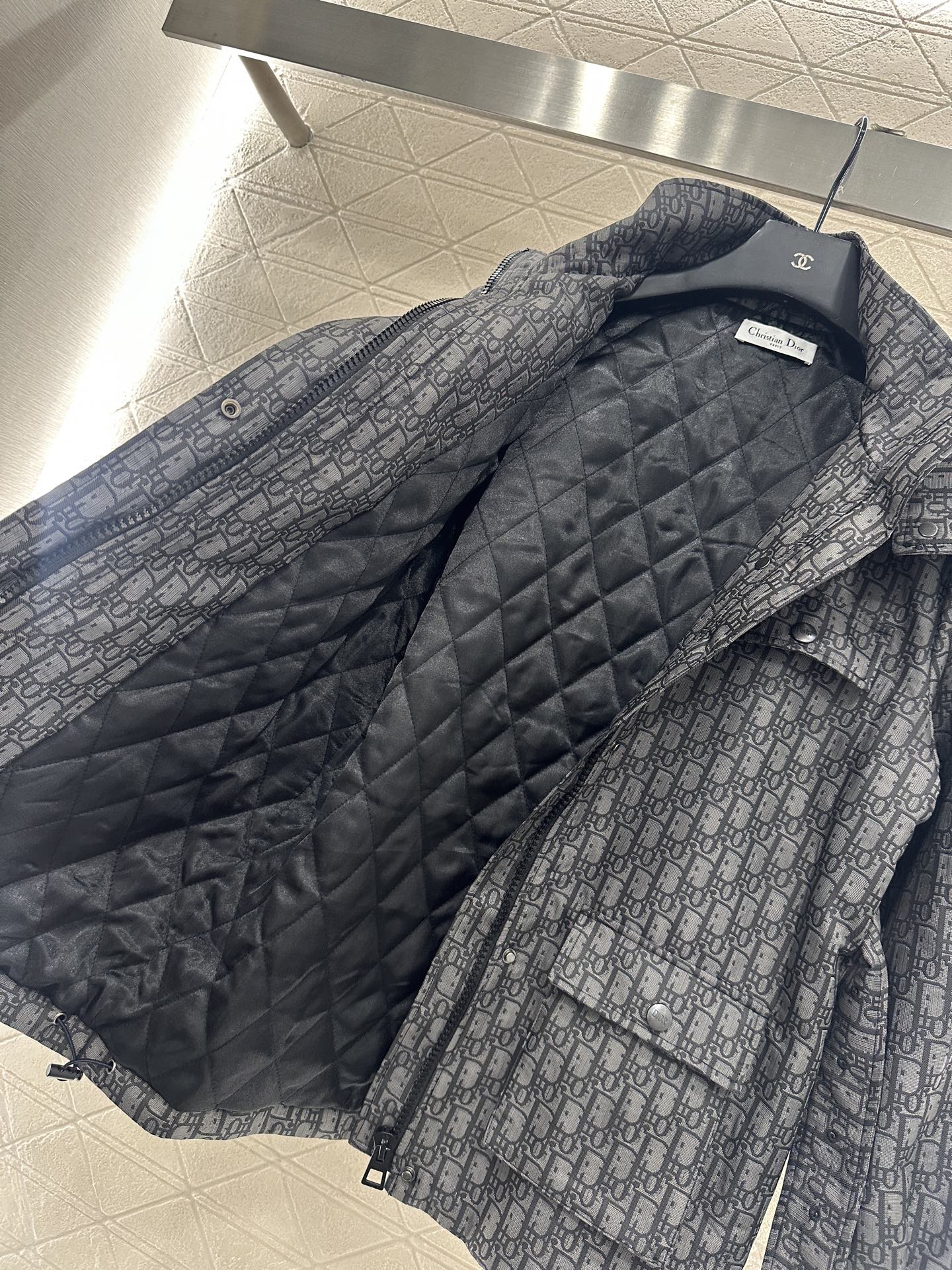 ♥Dio*♥2025新品上架 连帽腰带提花外套定制YB进口提花材质，挺括有型，质感高级，内里夹棉，轻薄款