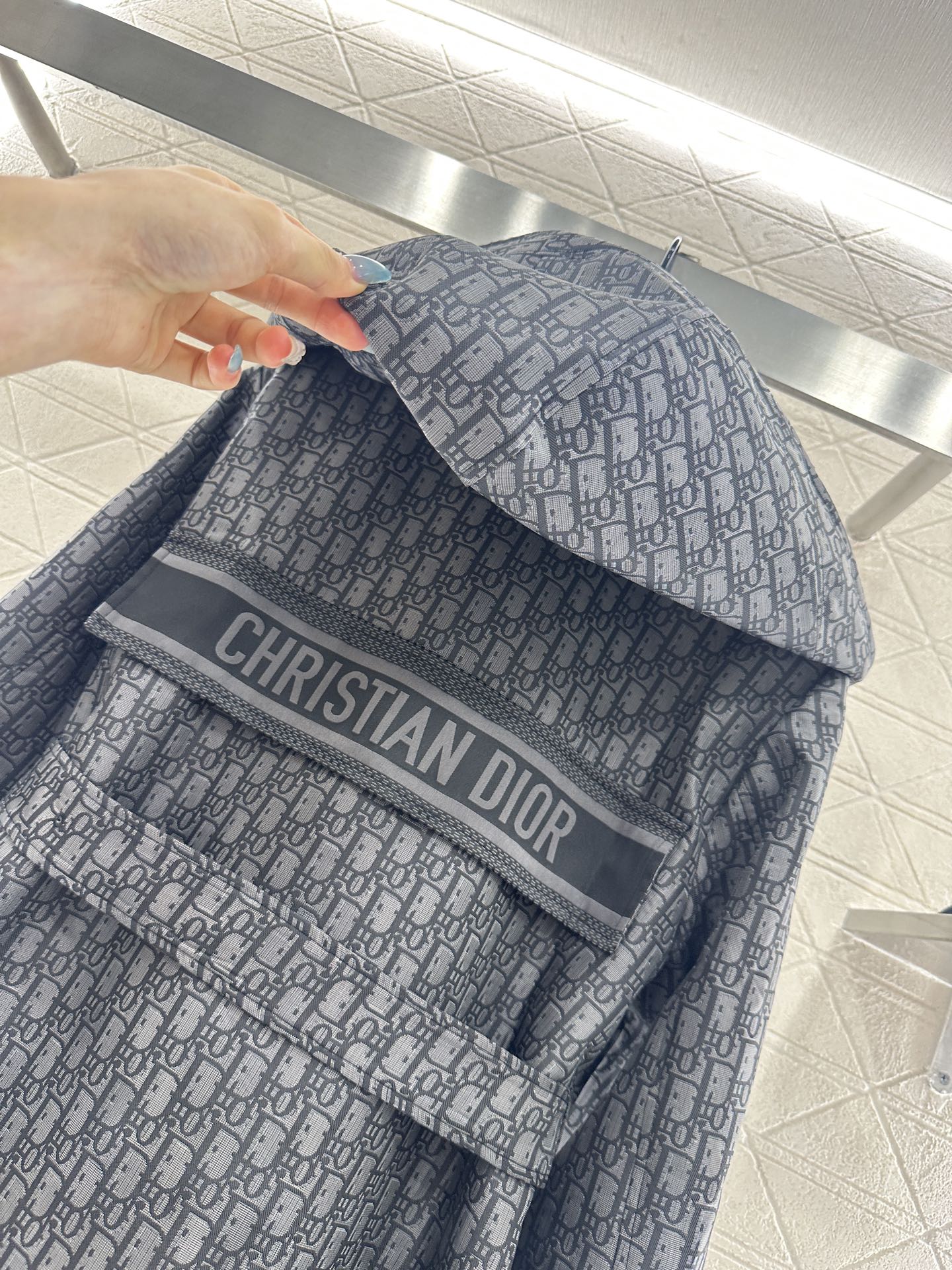 ♥Dio*♥2025新品上架 连帽腰带提花外套定制YB进口提花材质，挺括有型，质感高级，内里夹棉，轻薄款