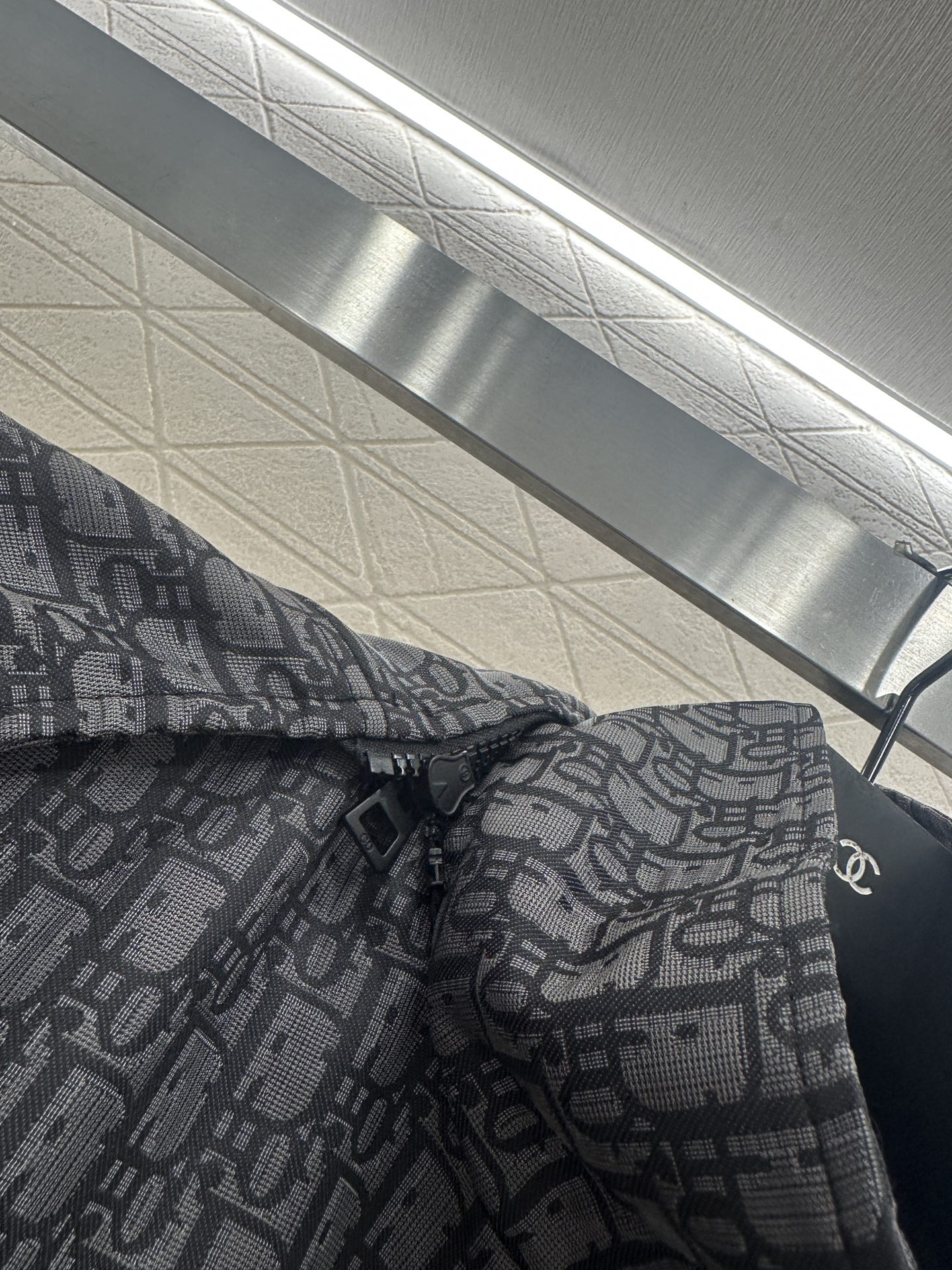 ♥Dio*♥2025新品上架 连帽腰带提花外套定制YB进口提花材质，挺括有型，质感高级，内里夹棉，轻薄款