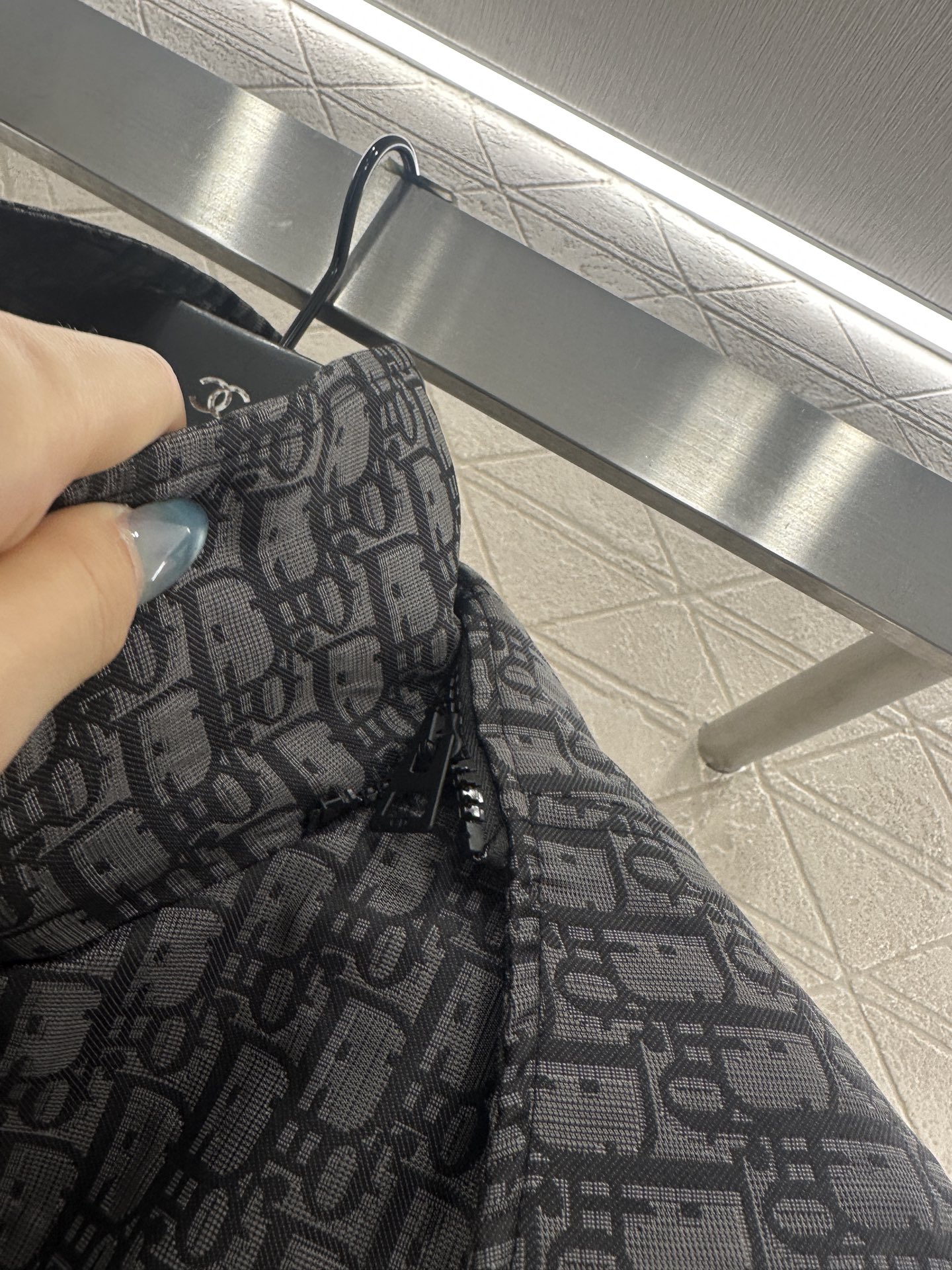 ♥Dio*♥2025新品上架 翻领连帽提花外套定制YB进口提花材质，挺括有型，质感高级，内里夹棉，轻薄款