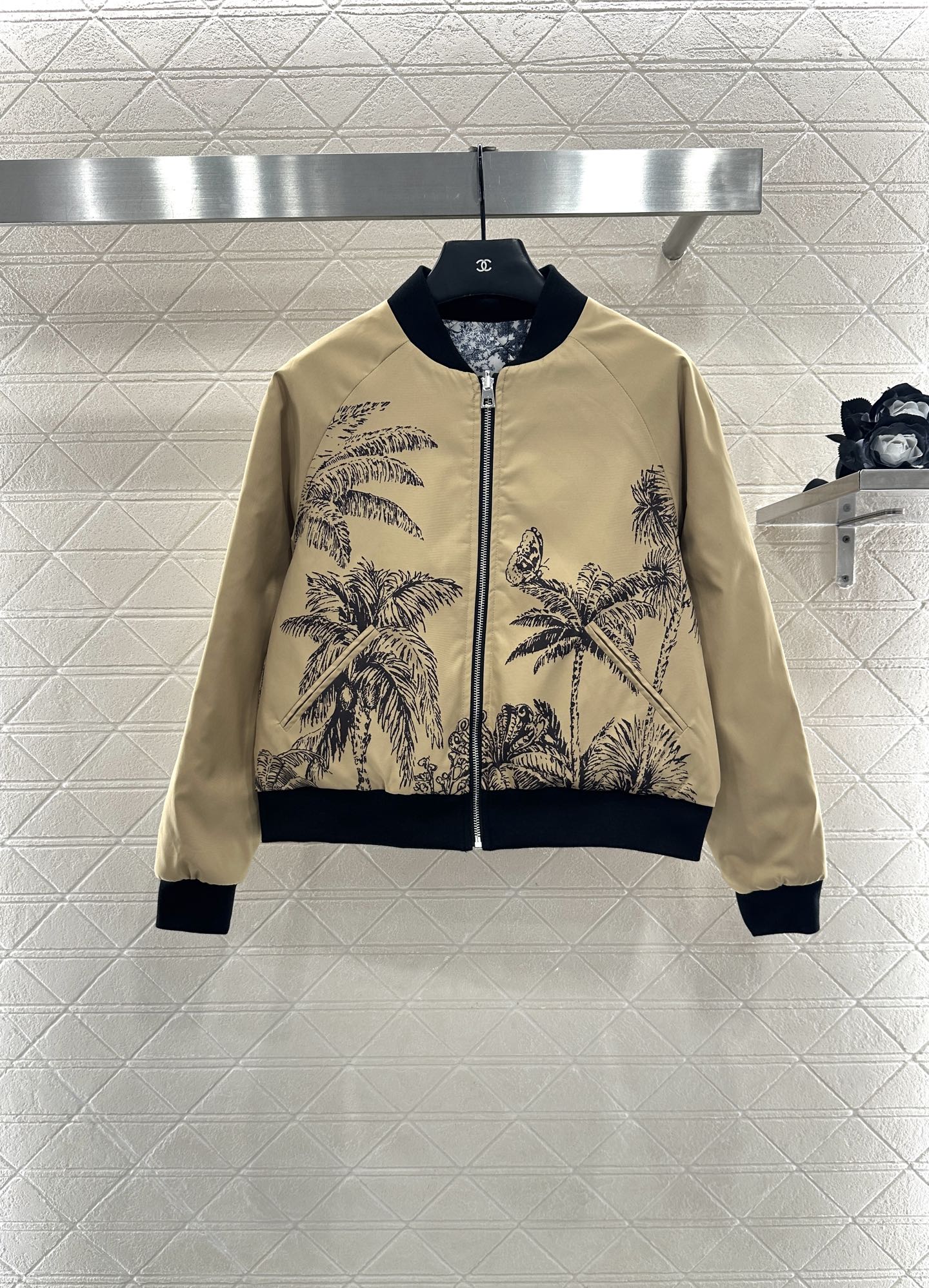 ♥Dio*♥2025新品上架 两面穿藤格纹棉服外套定制YB防风防水尼龙材质，质感上乘，立领拉链飞行夹克外