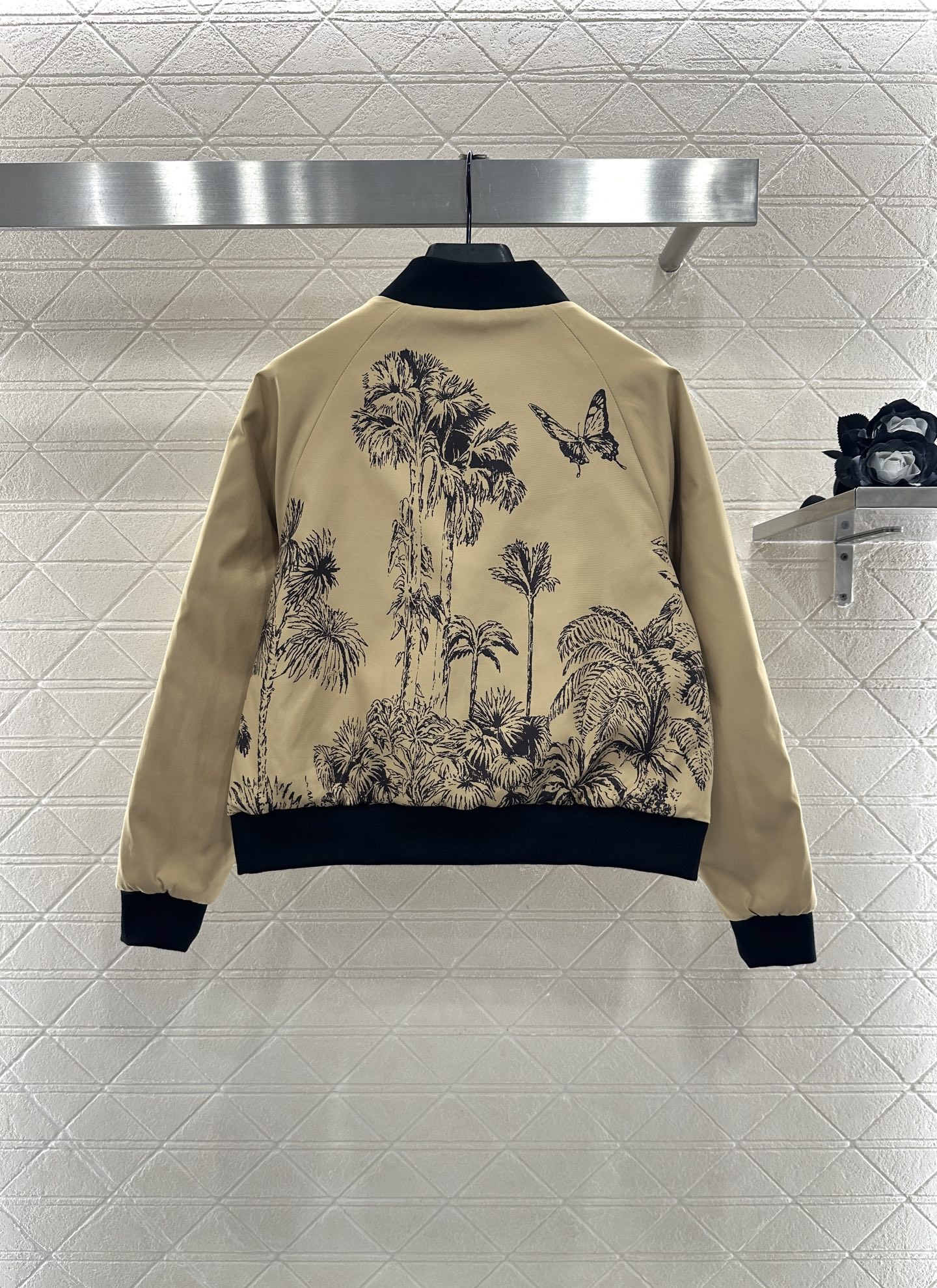 ♥Dio*♥2025新品上架 两面穿藤格纹棉服外套定制YB防风防水尼龙材质，质感上乘，立领拉链飞行夹克外