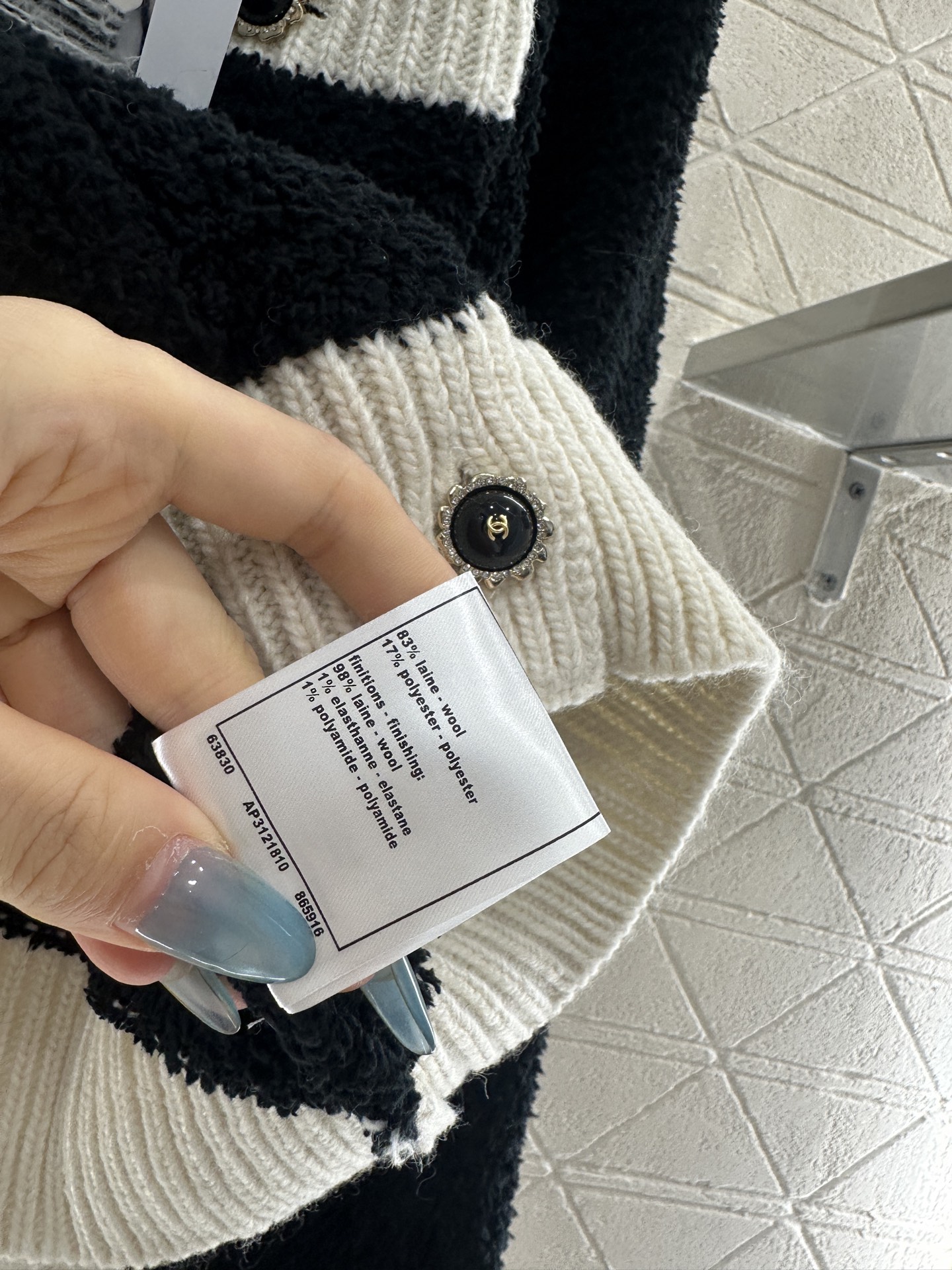 ♥Chane*♥2025新品上架 黑白撞色口袋针织开衫定制YB羊毛纱线织造，质感光泽，柔软亲肤，圆领针织