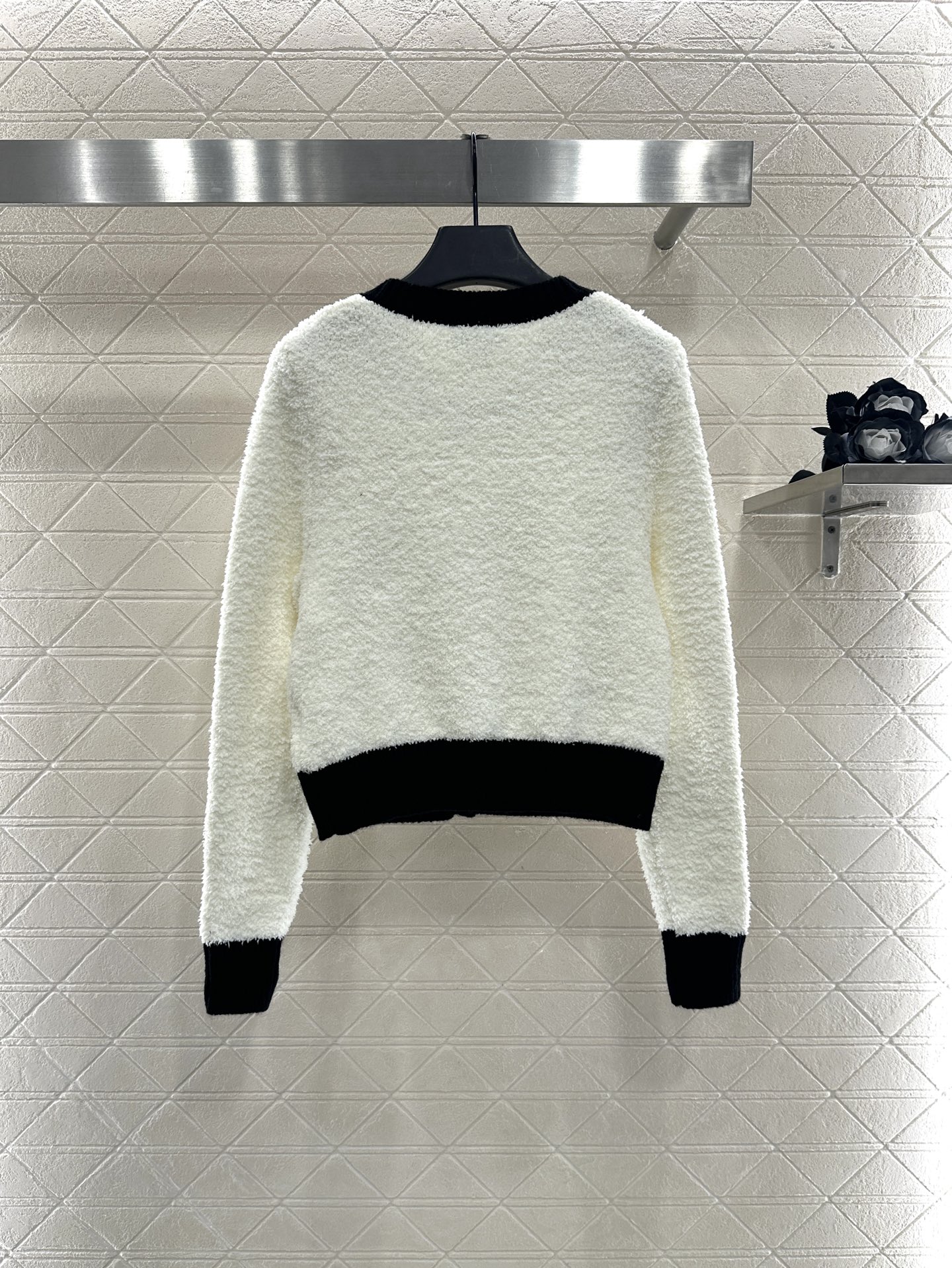 ♥Chane*♥2025新品上架 黑白撞色口袋针织开衫定制YB羊毛纱线织造，质感光泽，柔软亲肤，圆领针织