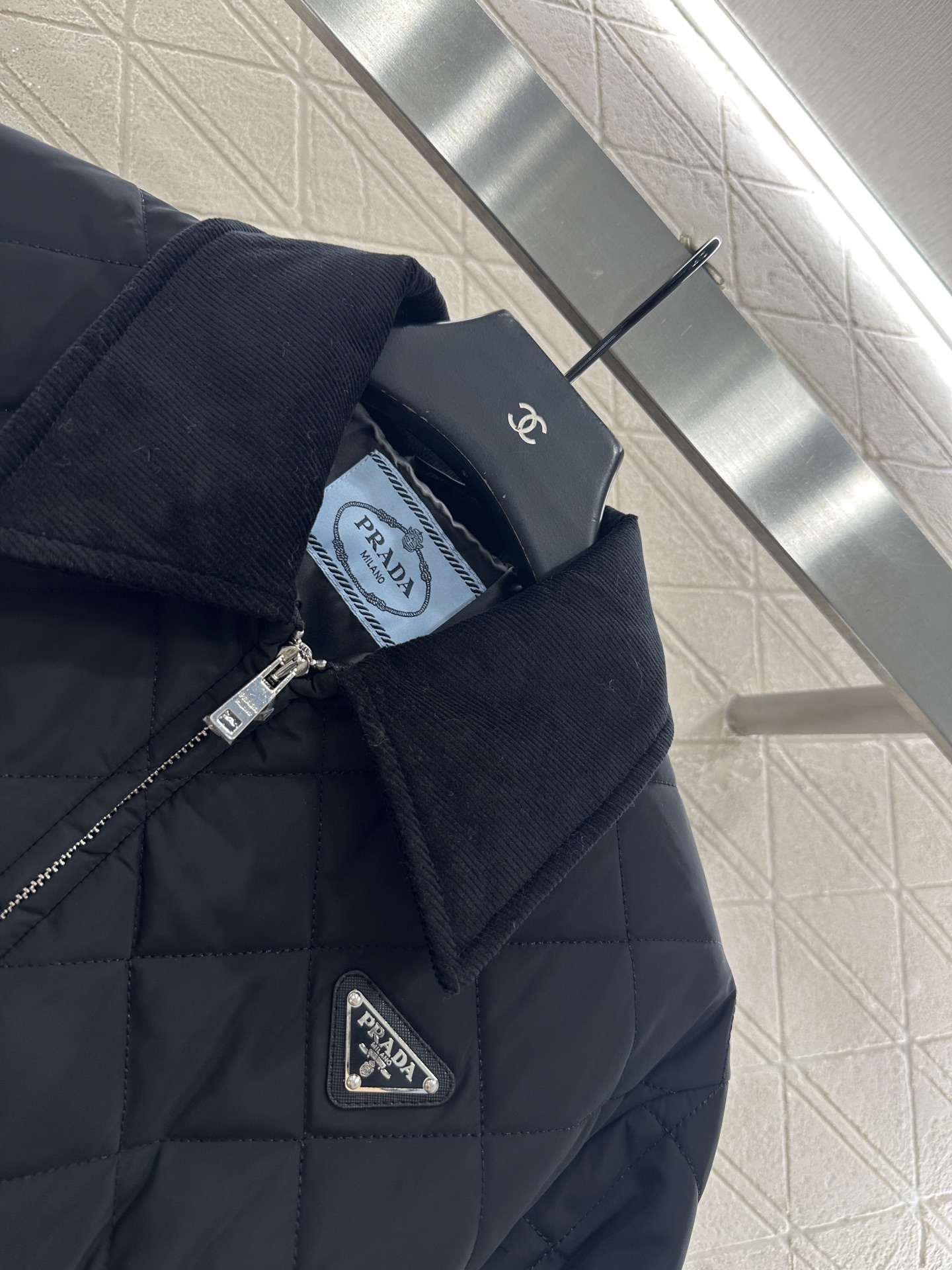 ♥Prad*♥2025新品上架 灯芯绒领拼接棉服外套定制YB防风防水尼龙材质，羽绒棉填充内里，整件轻盈保