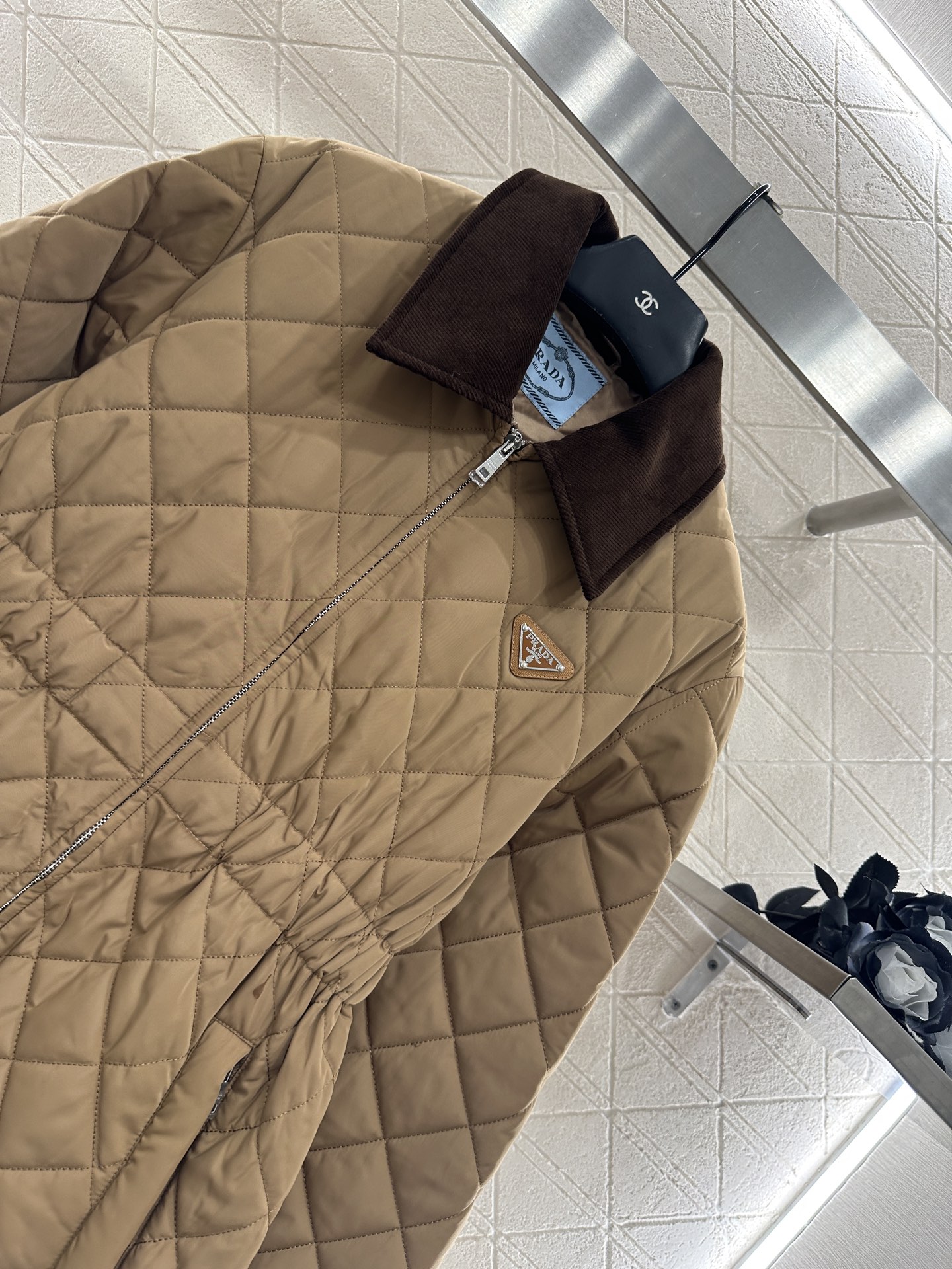 ♥Prad*♥2025新品上架 灯芯绒领拼接棉服外套定制YB防风防水尼龙材质，羽绒棉填充内里，整件轻盈保