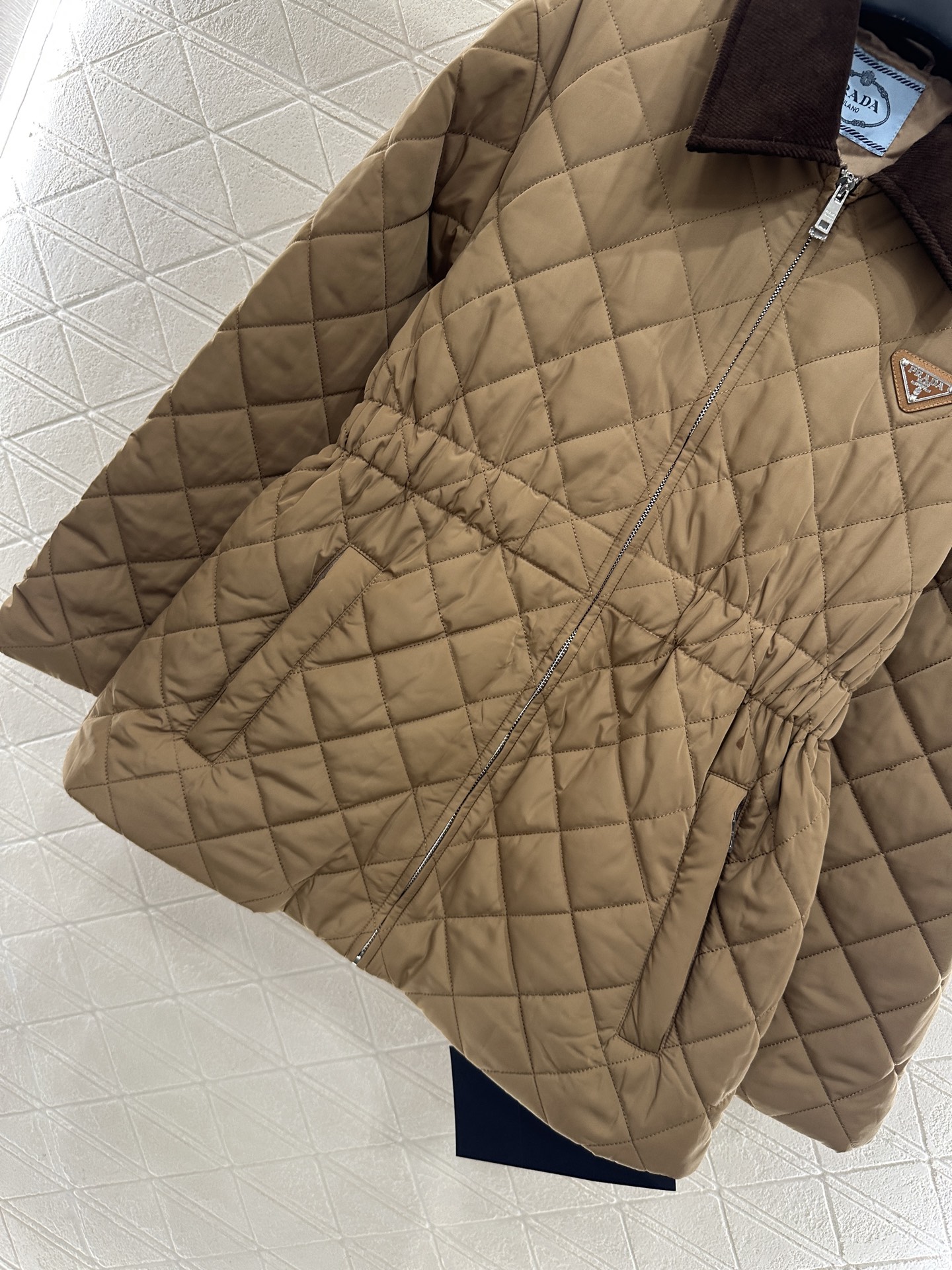 ♥Prad*♥2025新品上架 灯芯绒领拼接棉服外套定制YB防风防水尼龙材质，羽绒棉填充内里，整件轻盈保