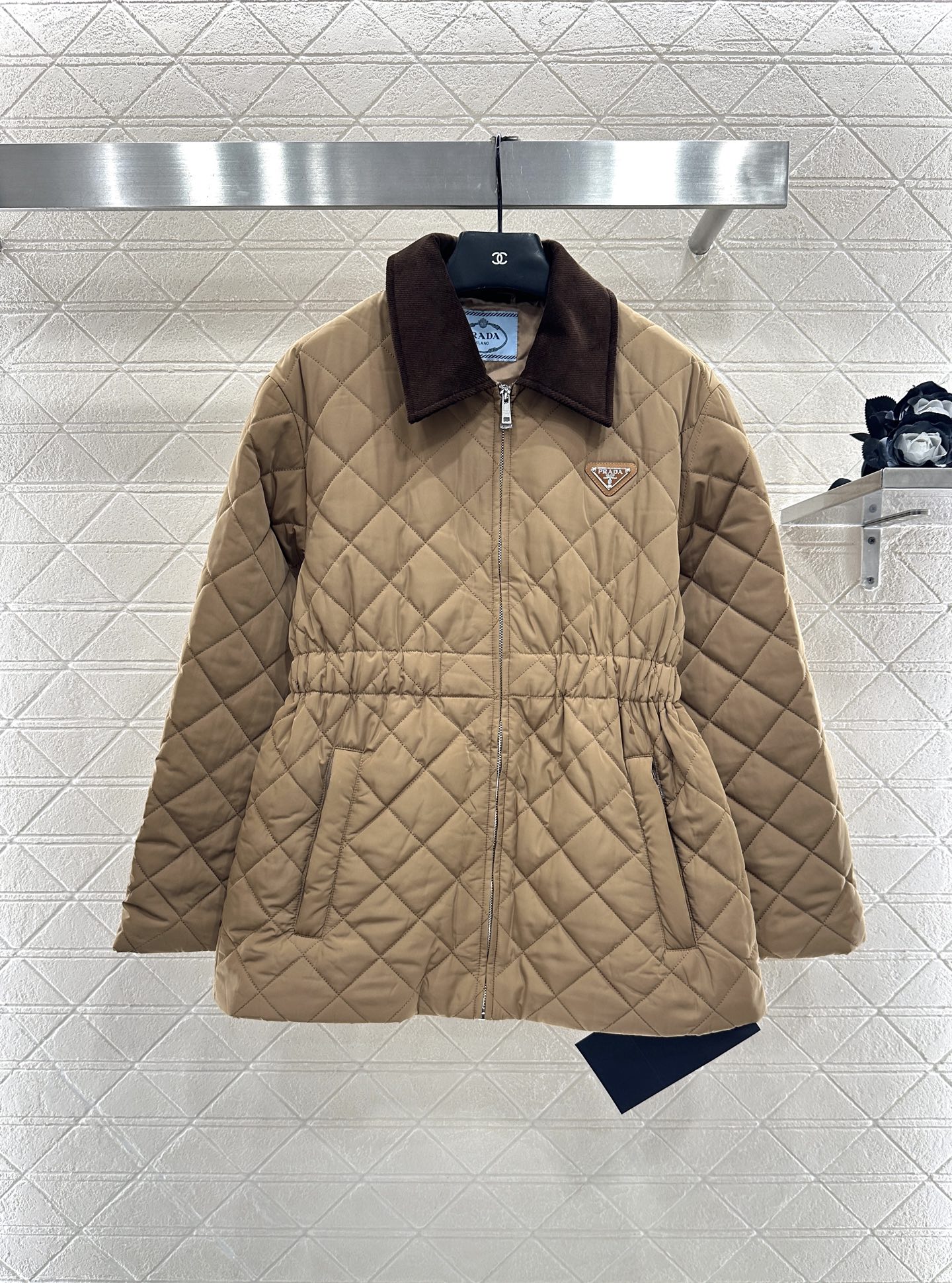 ♥Prad*♥2025新品上架 灯芯绒领拼接棉服外套定制YB防风防水尼龙材质，羽绒棉填充内里，整件轻盈保