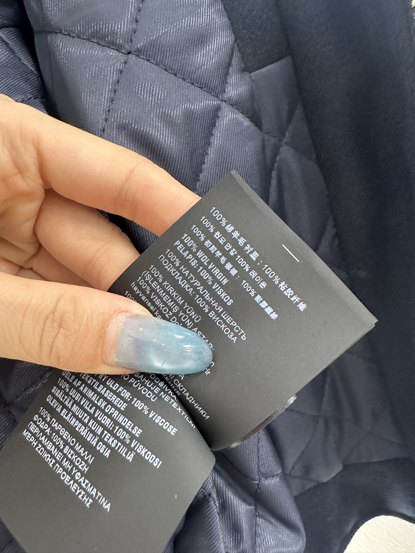 ♥Miumi*♥2025新品上架 真皮领绒毛呢棉服外套定制YB进口羊毛呢材质，羽绒棉填充整件轻盈保暖，真