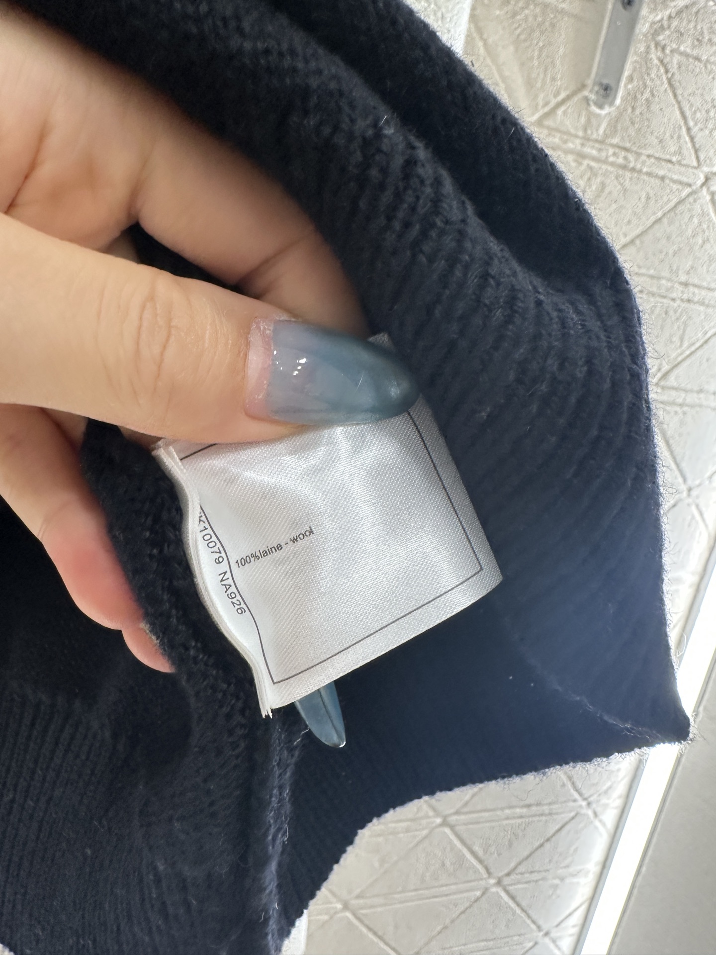 ♥Chane*♥2025新品上架圆领插肩蝴蝶结字母针织长袖定制YB羊毛纱线材质，亲肤柔软透气舒适，质感十