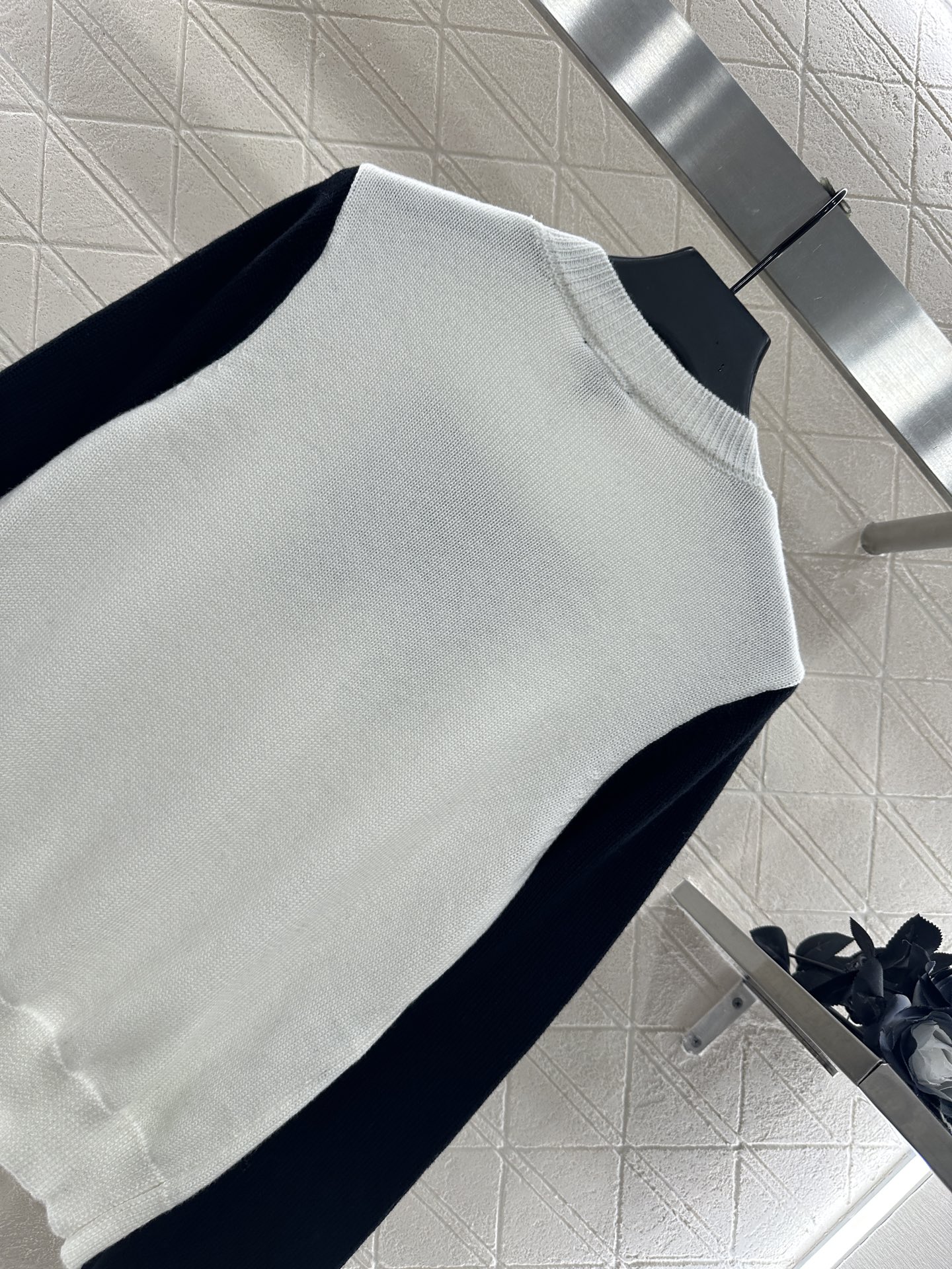 ♥Chane*♥2025新品上架圆领插肩蝴蝶结字母针织长袖定制YB羊毛纱线材质，亲肤柔软透气舒适，质感十