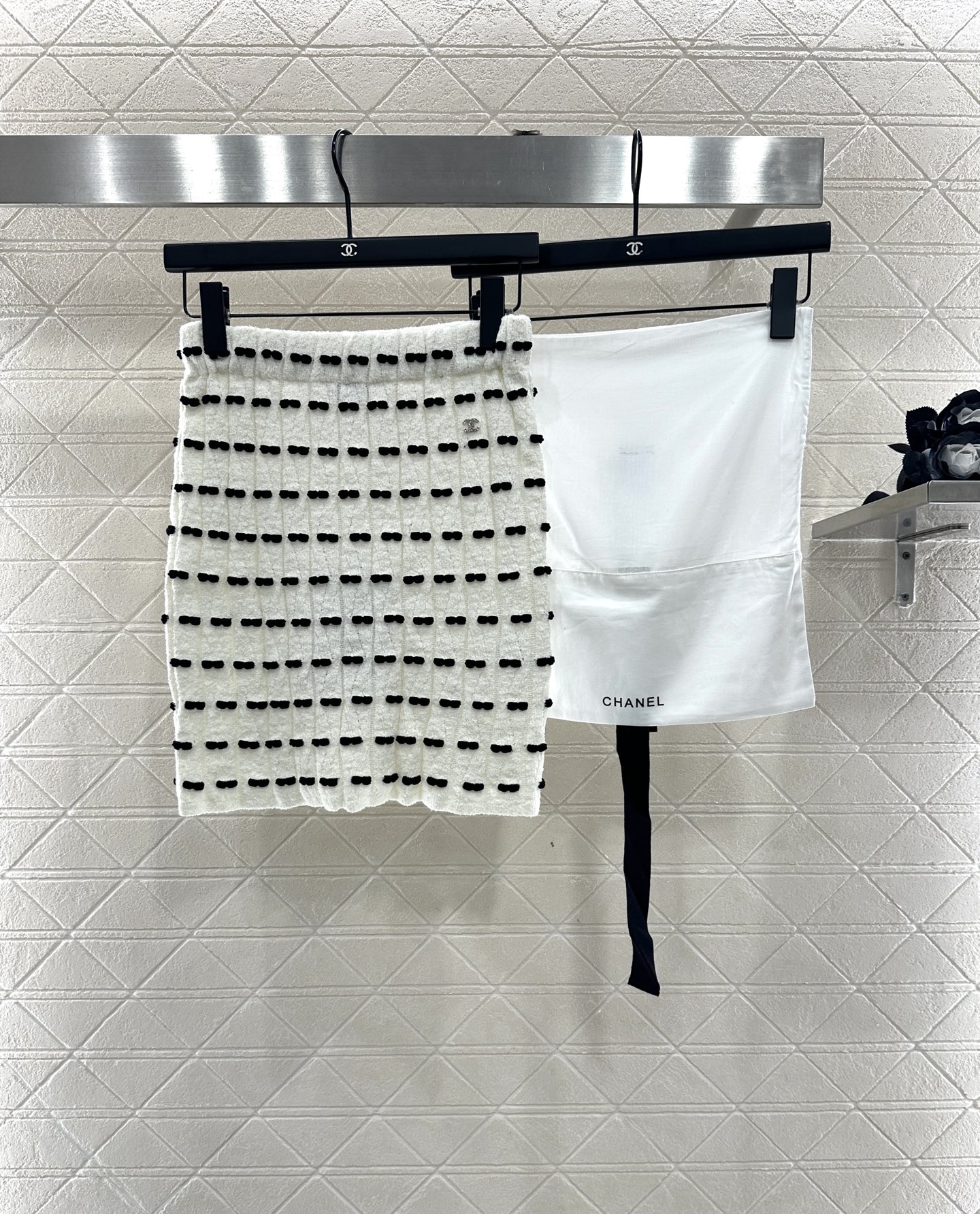 ♥Chane*♥2025新品上架 蝴蝶结针织短裙定制YB羊毛纱线织造，质感高级舒适，高腰弹力直筒半裙剪裁