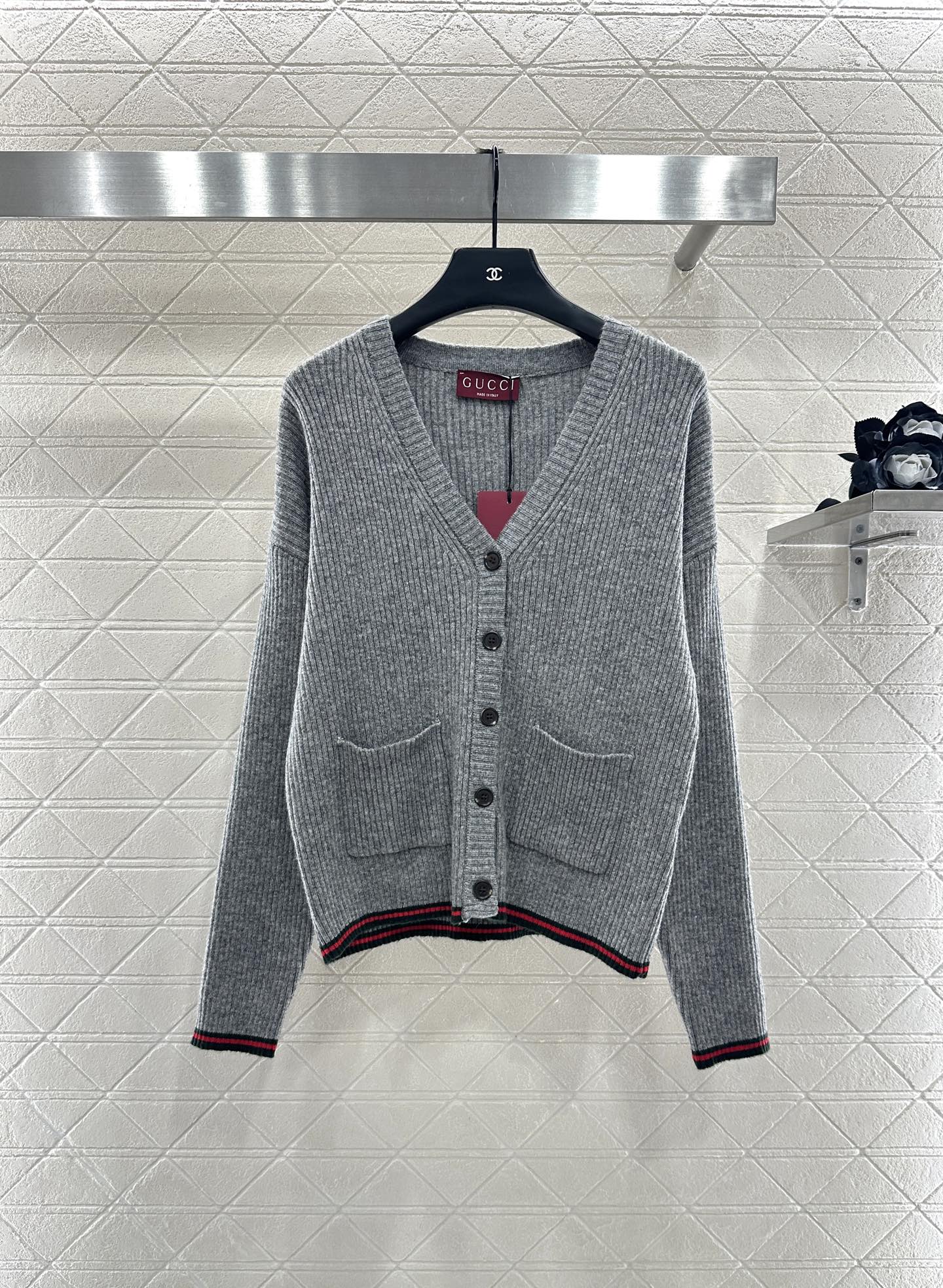 ♥Gucc*♥2025新品上架 撞色口袋针织开衫长裤套装定制YB羊毛纱线织造，质感高级，舒适柔软，V领针