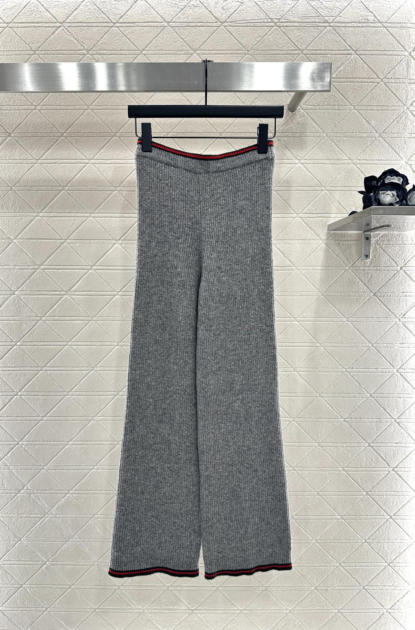 ♥Gucc*♥2025新品上架 撞色口袋针织开衫长裤套装定制YB羊毛纱线织造，质感高级，舒适柔软，V领针