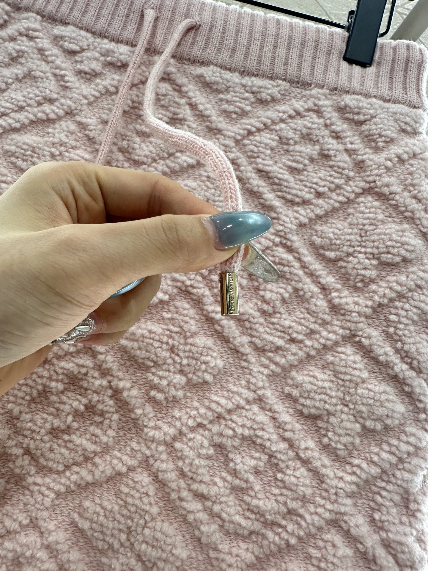 ♥Louis Vuitto*♥2025新品上架 提花针织开衫半裙套装定制YB羊毛纱线织造，提花工艺处理，