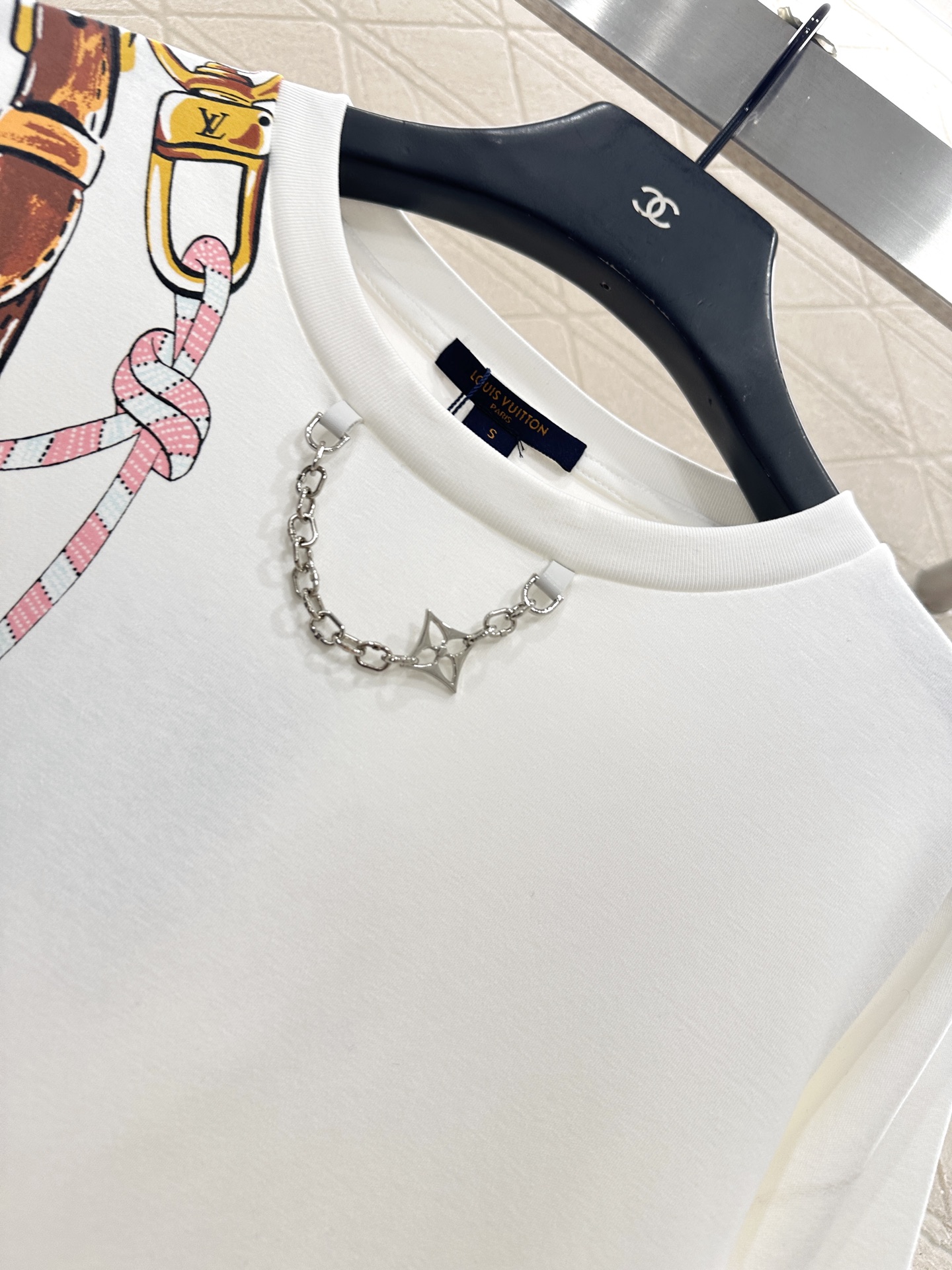♥Louis Vuitto*♥2025新品上架 链条圆领印花长袖定制YB斜纹全棉材质，透气舒适，质感十足